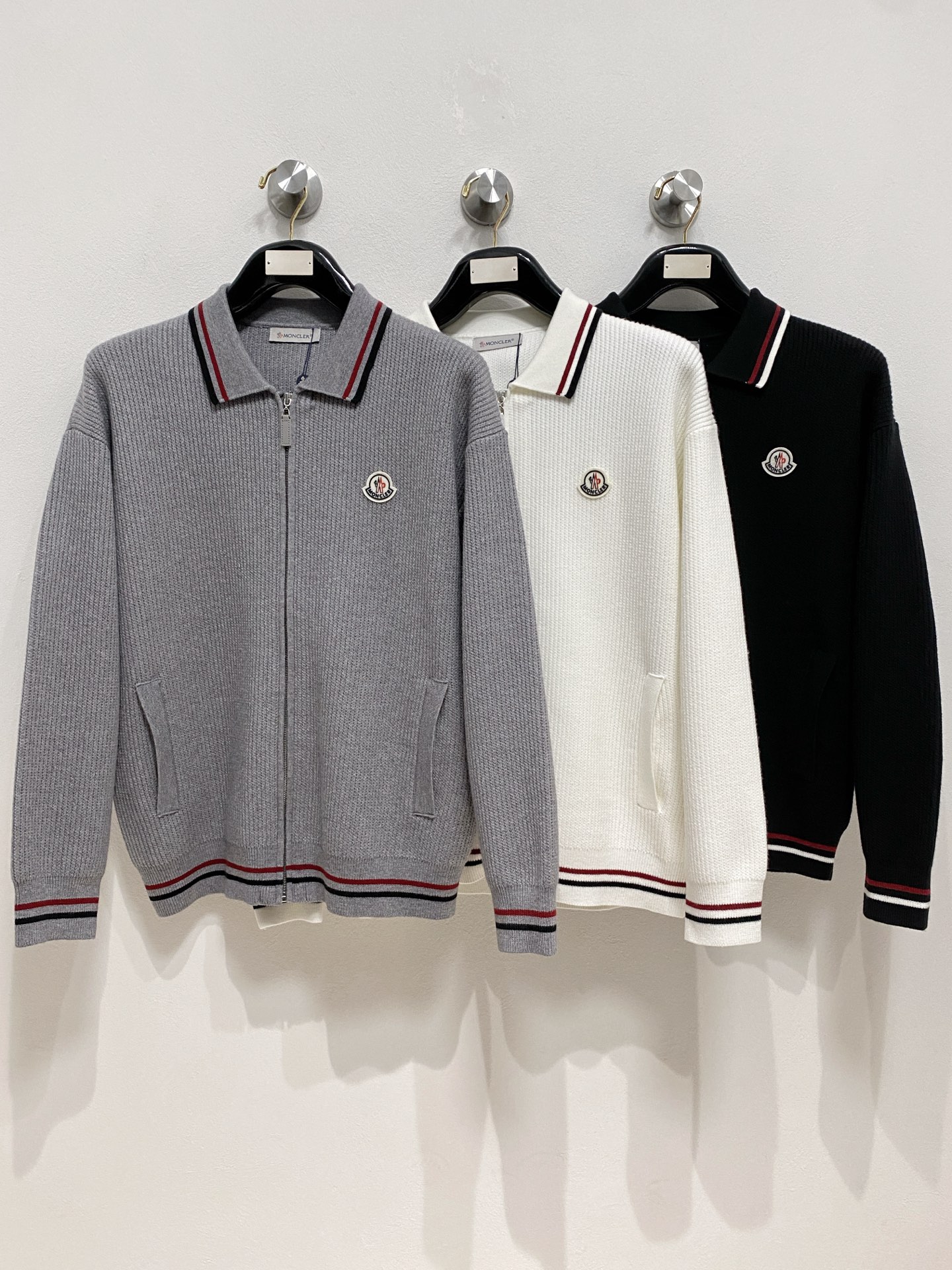 🌾 蒙口 秋冬经典开衫羊毛衫，全品相！！！羊毛混纺面料，2025最新款 黄金比例！！修身款软黄金 百搭实