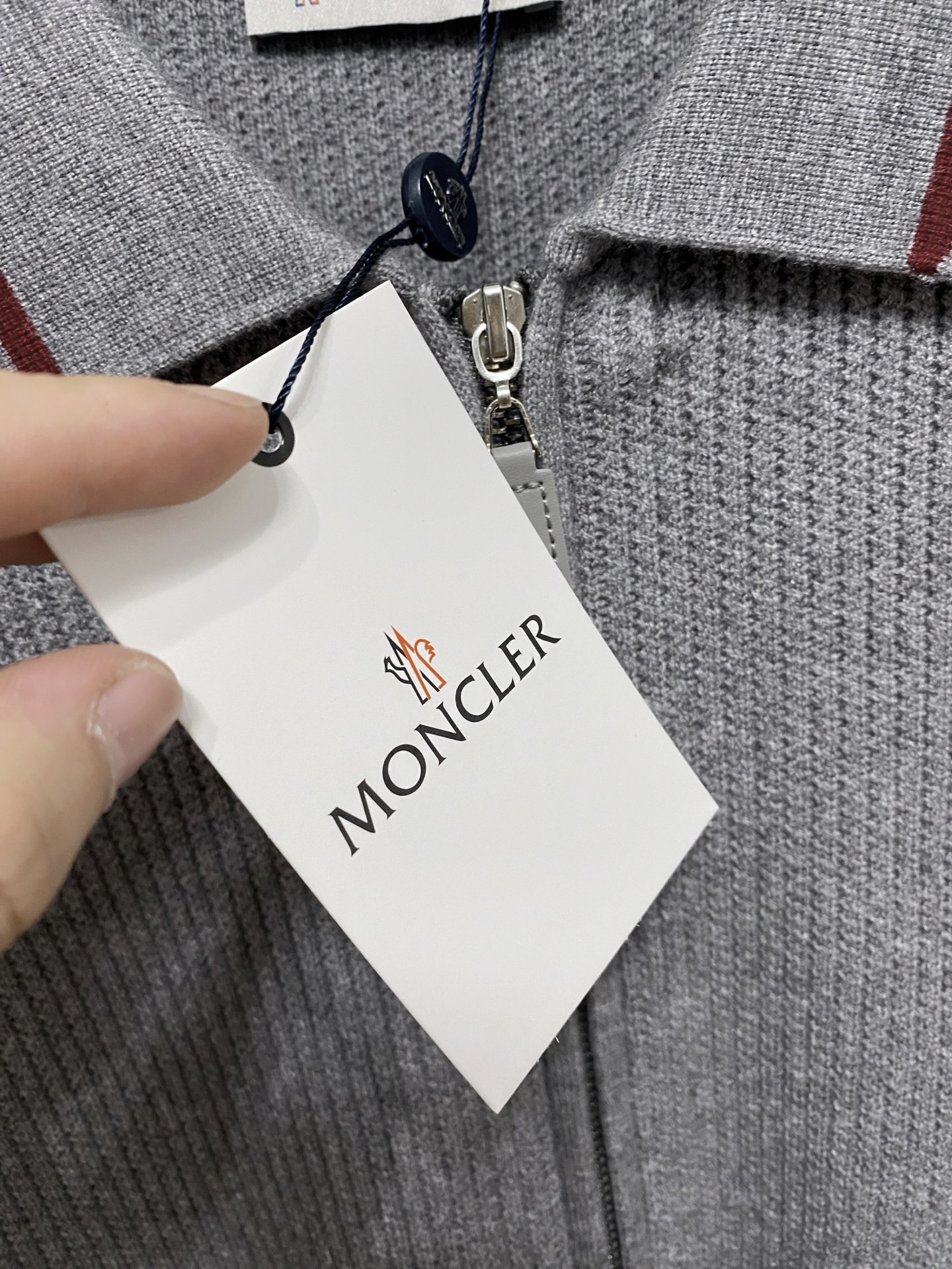 🌾 蒙口 秋冬经典开衫羊毛衫，全品相！！！羊毛混纺面料，2025最新款 黄金比例！！修身款软黄金 百搭实