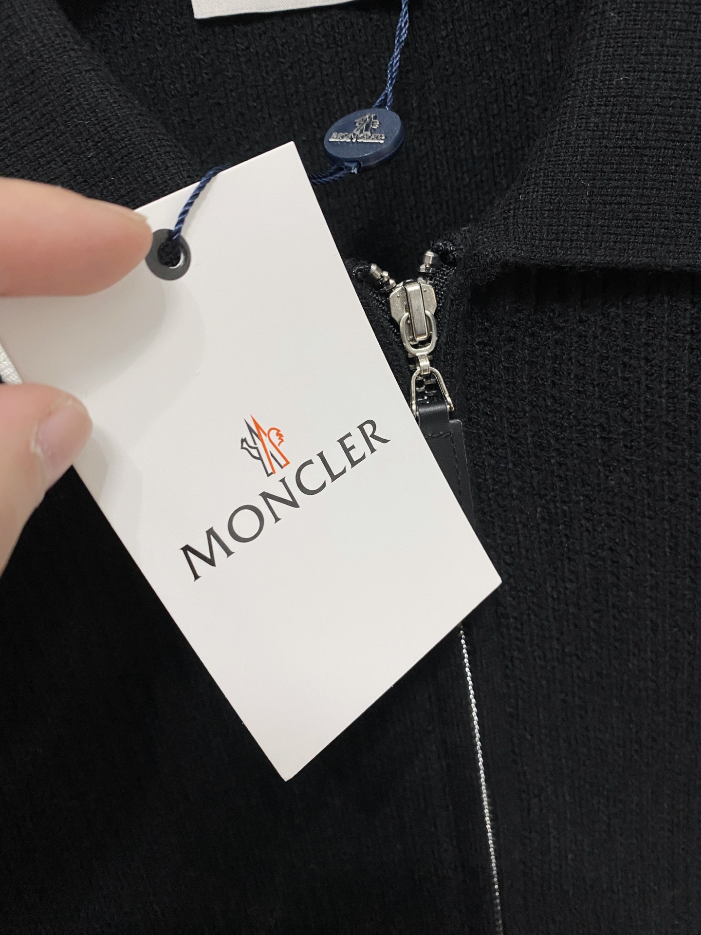 🌾 蒙口 秋冬经典开衫羊毛衫，全品相！！！羊毛混纺面料，2025最新款 黄金比例！！修身款软黄金 百搭实