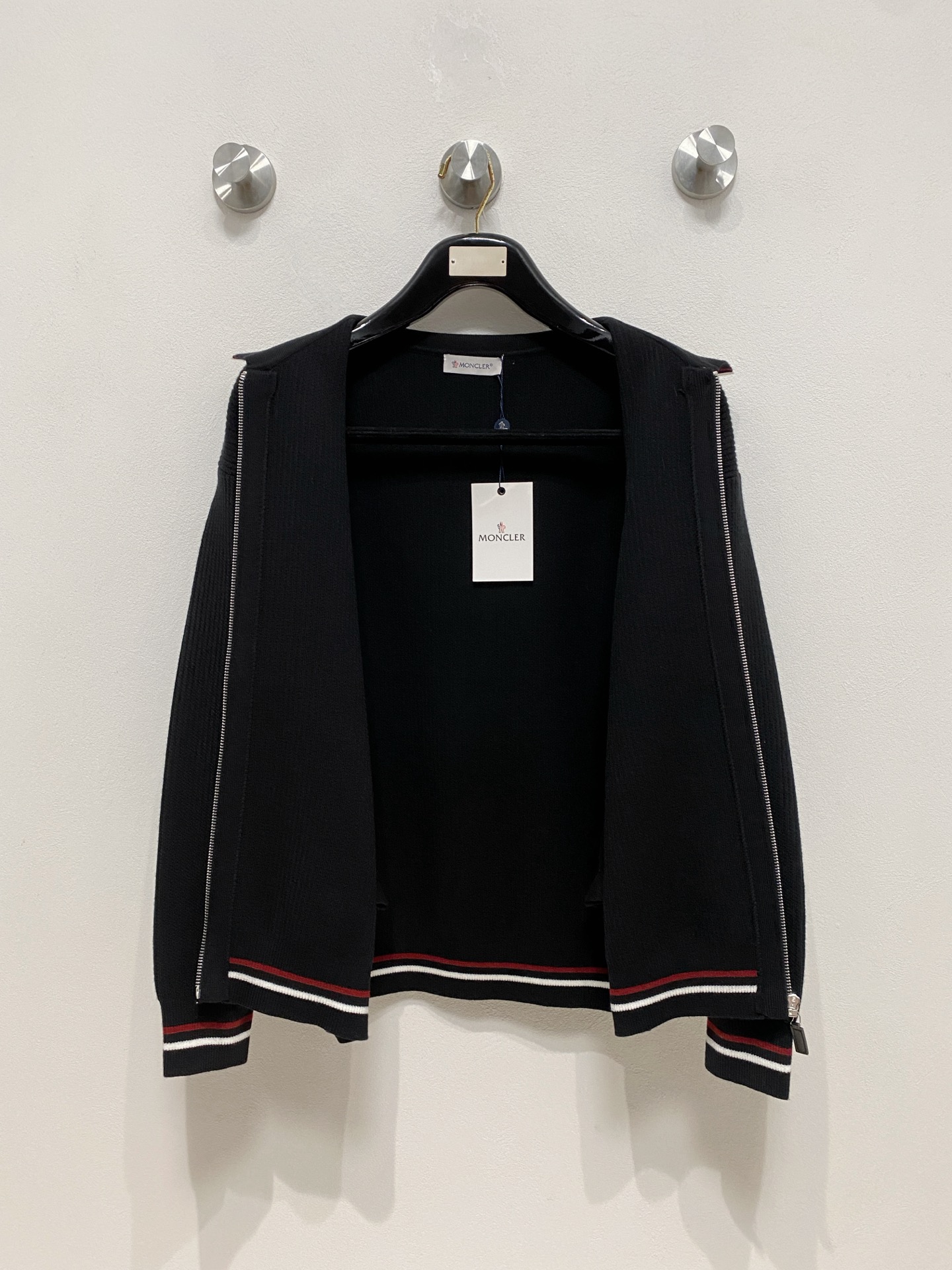 🌾 蒙口 秋冬经典开衫羊毛衫，全品相！！！羊毛混纺面料，2025最新款 黄金比例！！修身款软黄金 百搭实