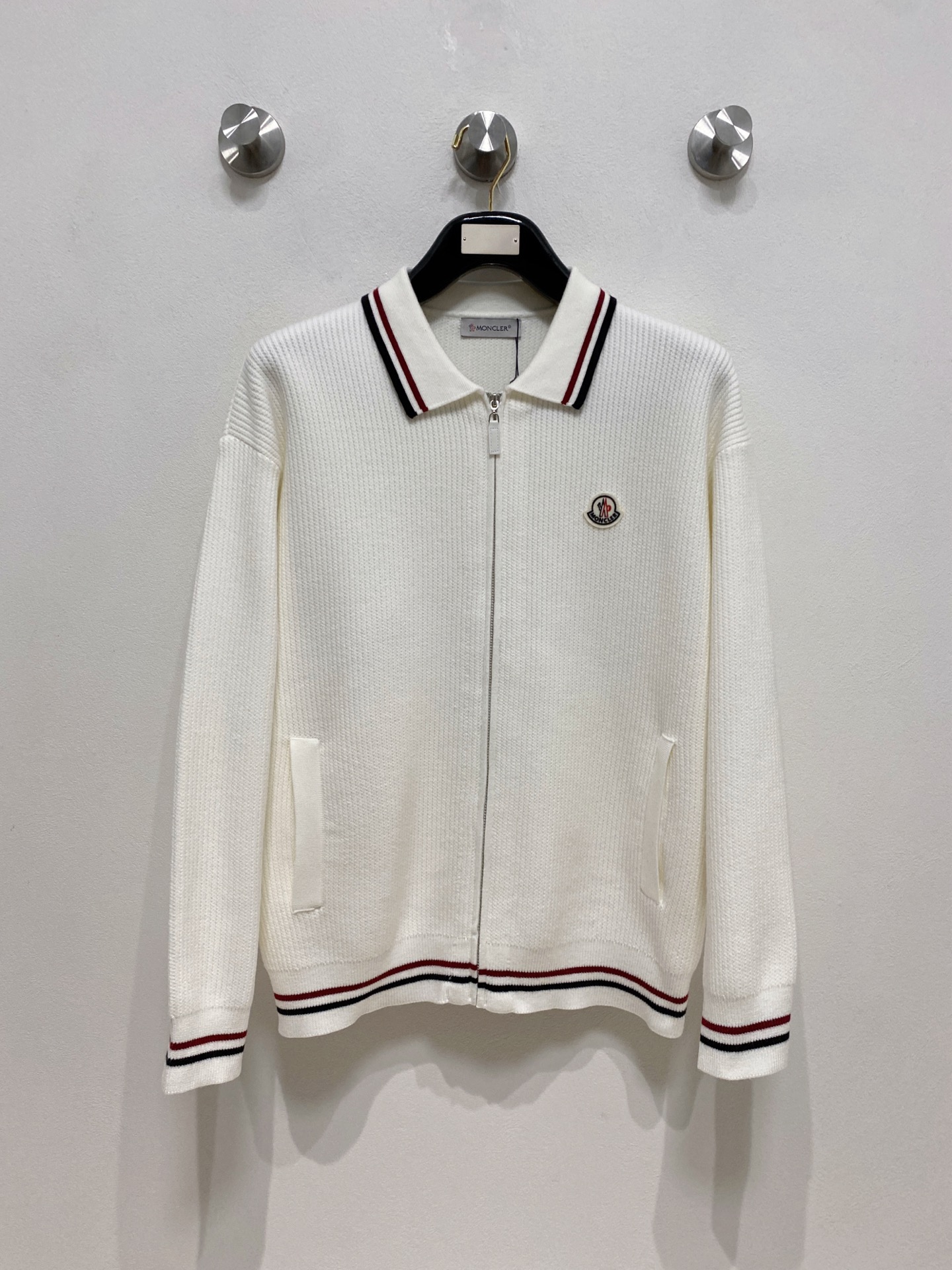 🌾 蒙口 秋冬经典开衫羊毛衫，全品相！！！羊毛混纺面料，2025最新款 黄金比例！！修身款软黄金 百搭实