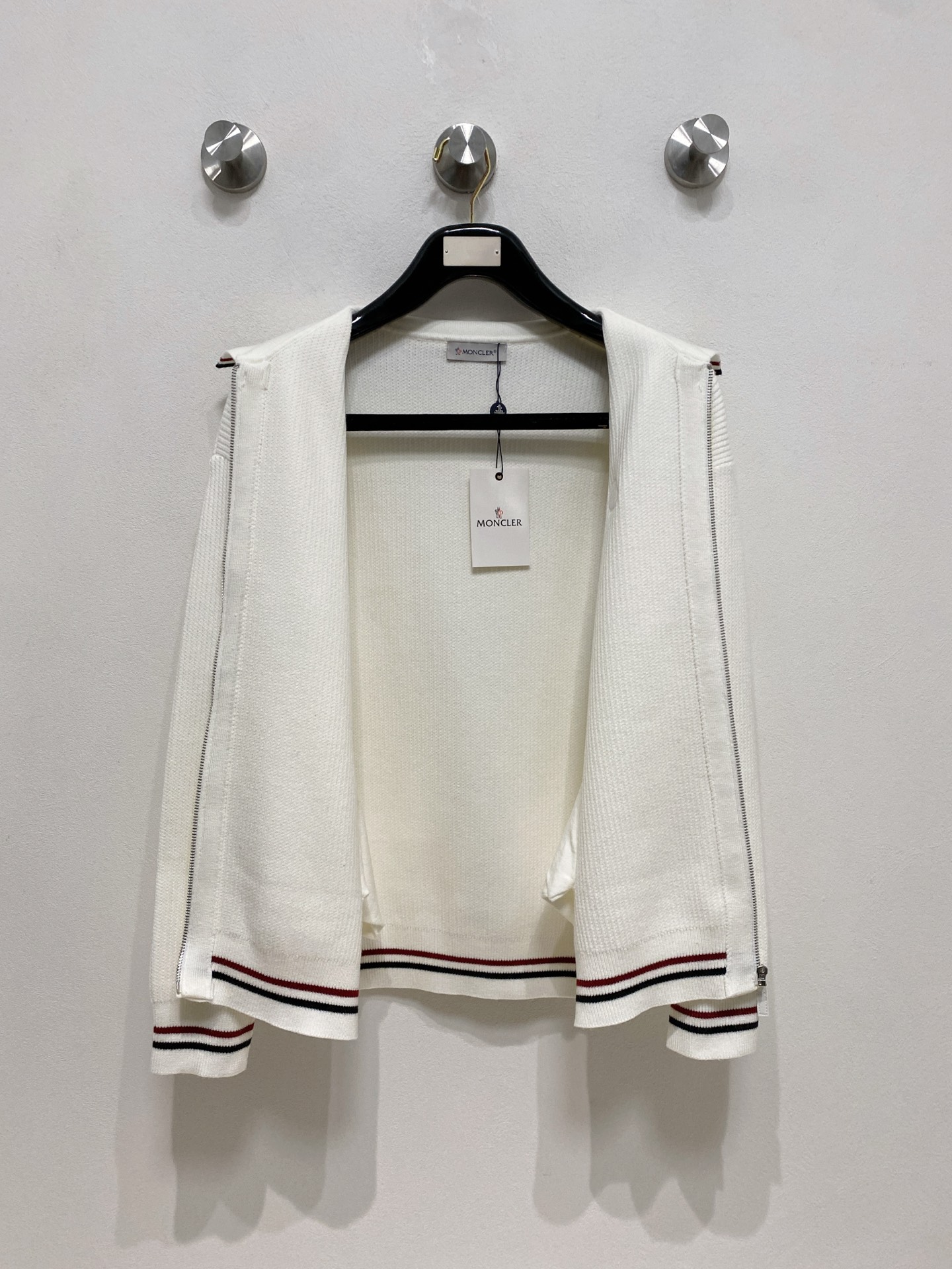 🌾 蒙口 秋冬经典开衫羊毛衫，全品相！！！羊毛混纺面料，2025最新款 黄金比例！！修身款软黄金 百搭实