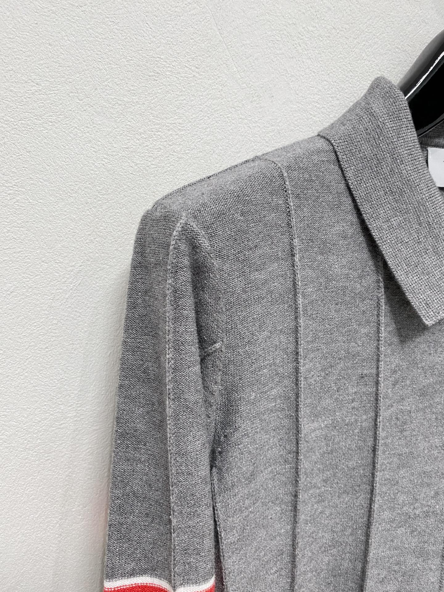 🌾 秋冬经典POLO羊毛衫，全品相！！！羊毛混纺面料，2025最新款 黄金比例！！修身款软黄金 百搭实用