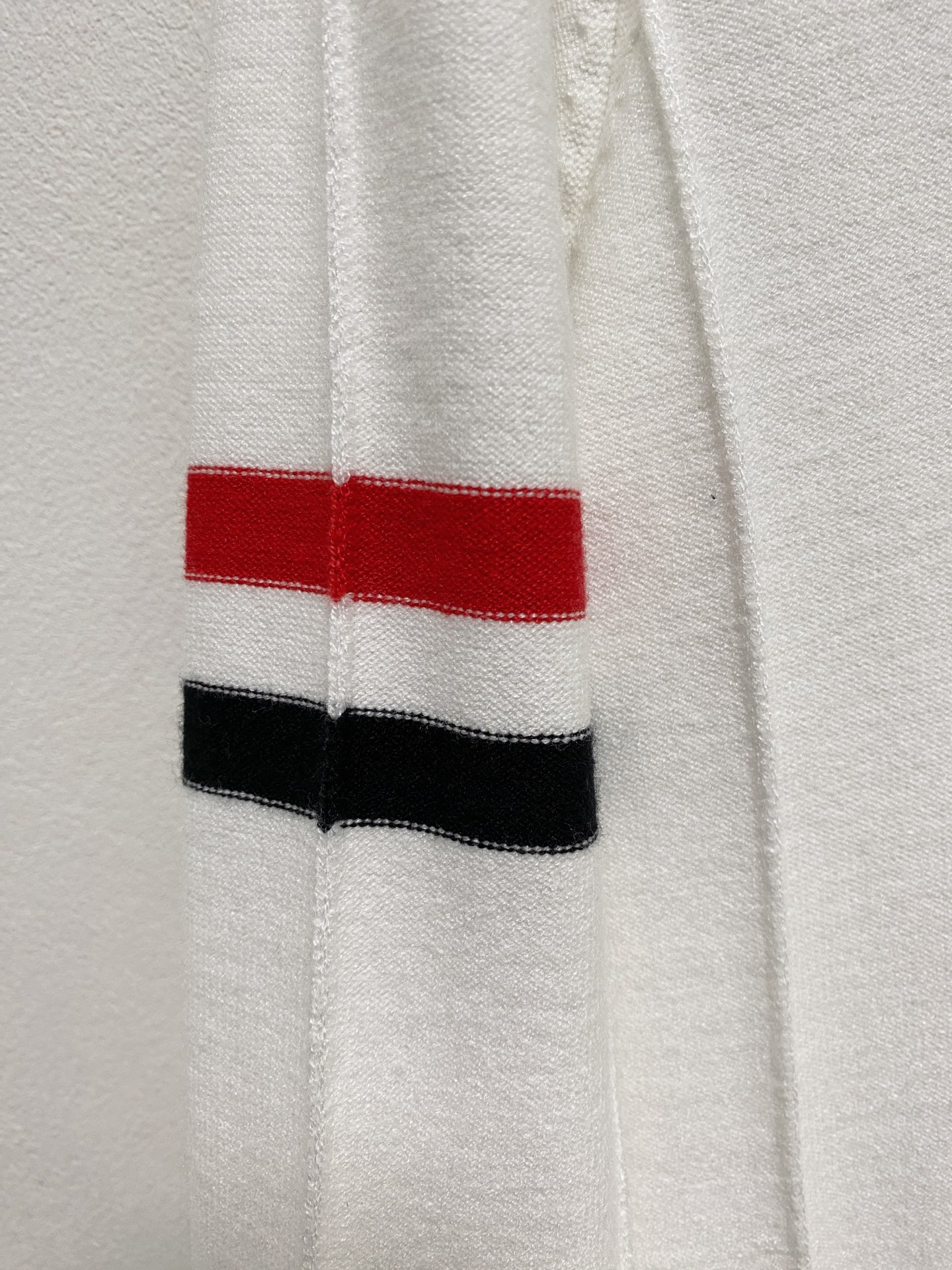 🌾 TB 秋冬经典圆领羊毛衫，全品相！！！羊毛混纺面料，2025最新款 黄金比例！！修身款软黄金 百搭实