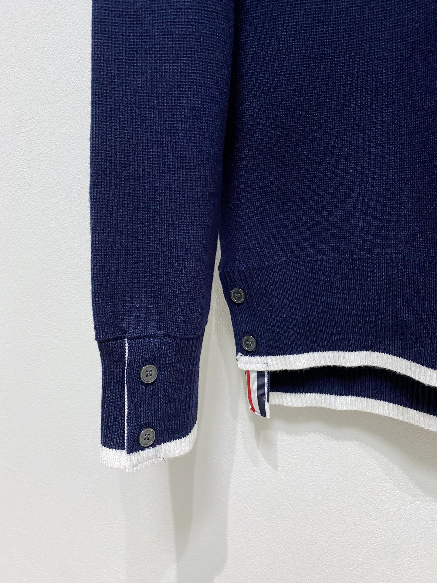 🌾 TB 秋冬经典圆领羊毛衫，全品相！！！羊毛混纺面料，2025最新款 黄金比例！！修身款软黄金 百搭实