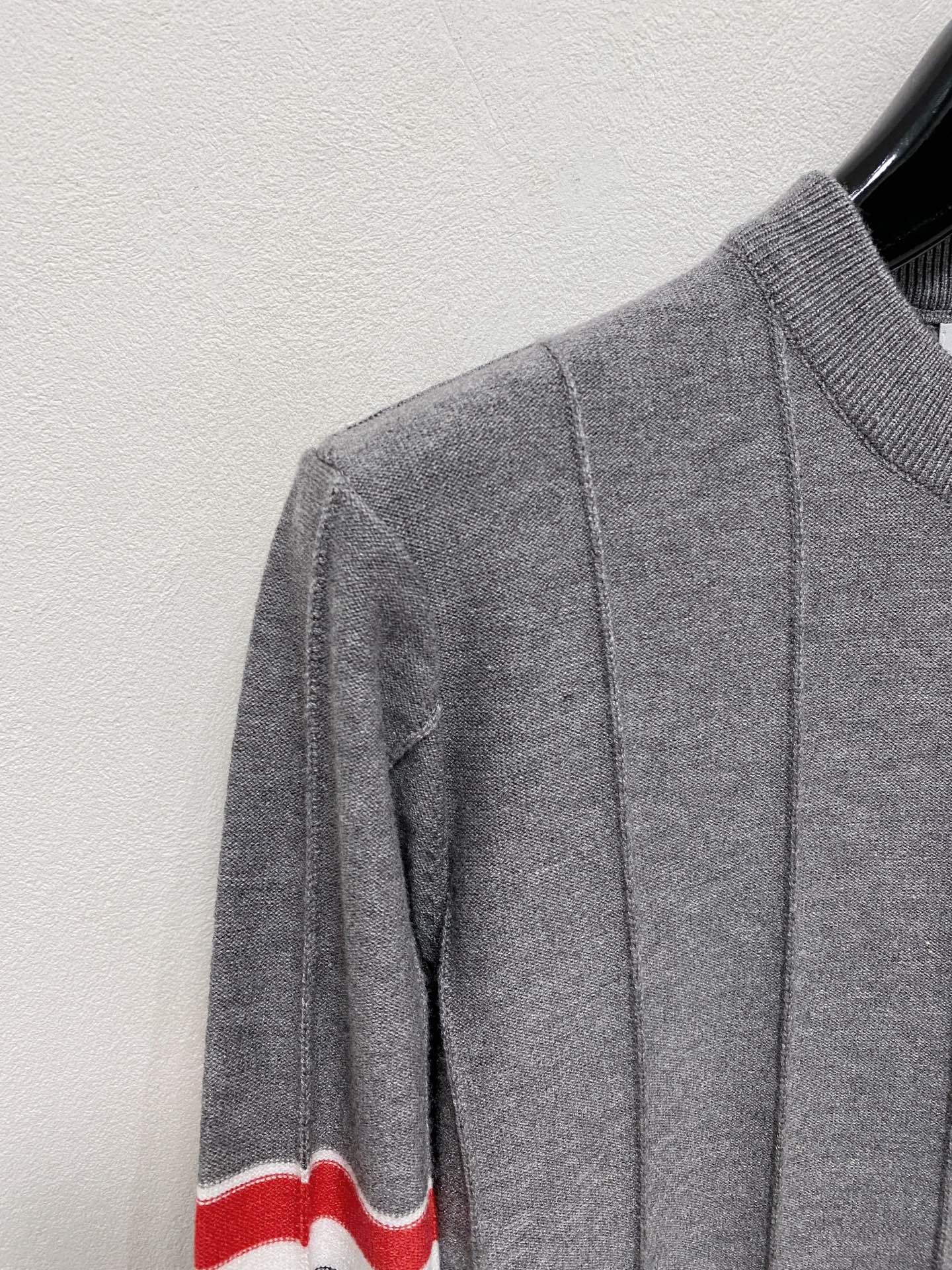 🌾 TB 秋冬经典圆领羊毛衫，全品相！！！羊毛混纺面料，2025最新款 黄金比例！！修身款软黄金 百搭实