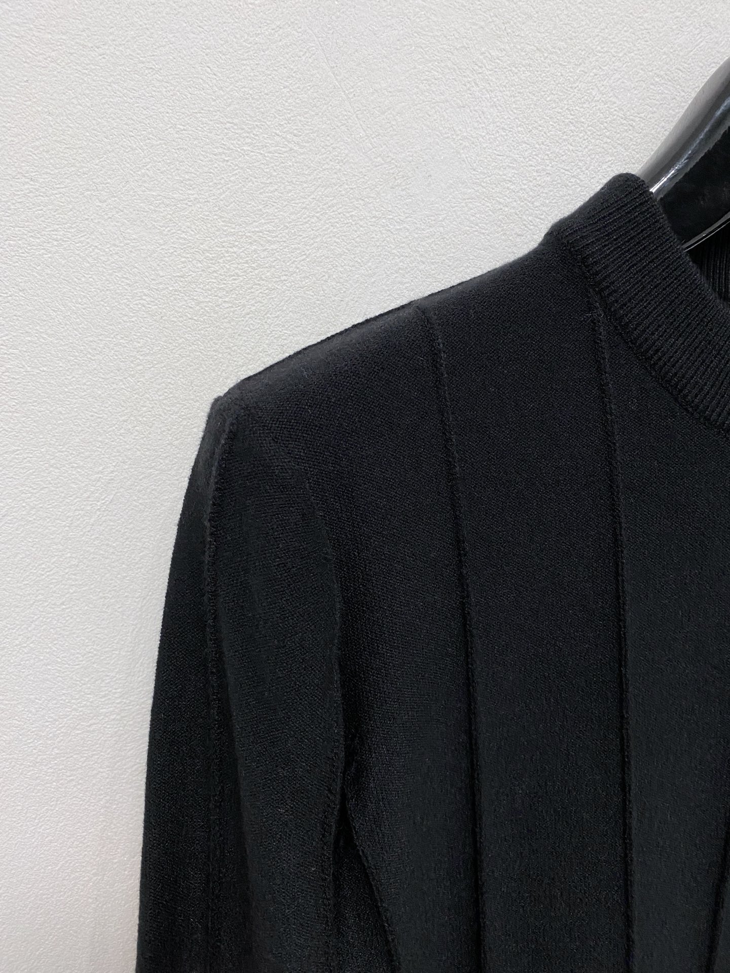 🌾 TB 秋冬经典圆领羊毛衫，全品相！！！羊毛混纺面料，2025最新款 黄金比例！！修身款软黄金 百搭实