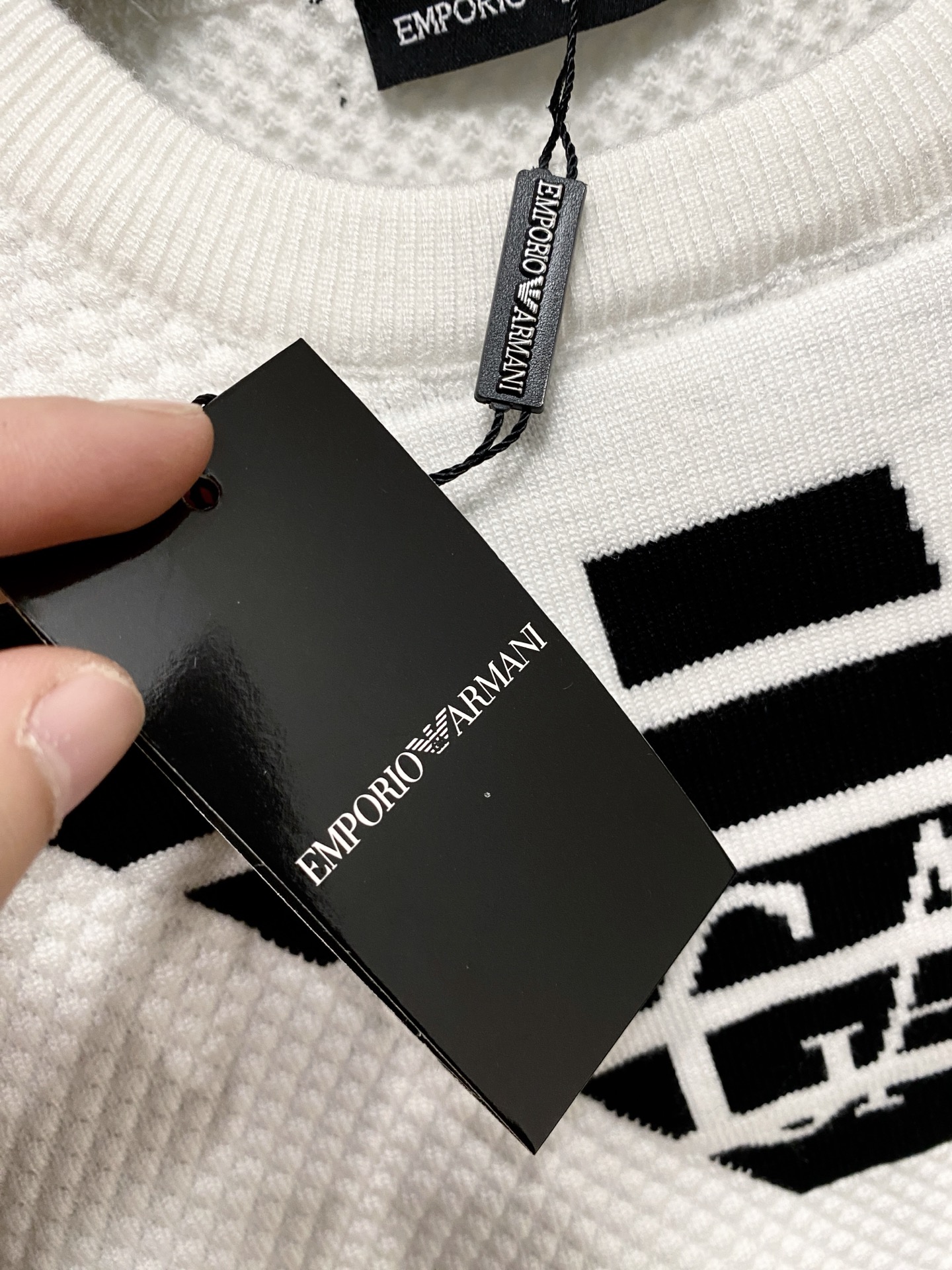 🌾 阿玛尼 秋冬经典圆领羊毛衫，全品相！！！羊毛混纺面料，2025最新款 黄金比例！！修身款软黄金 百搭