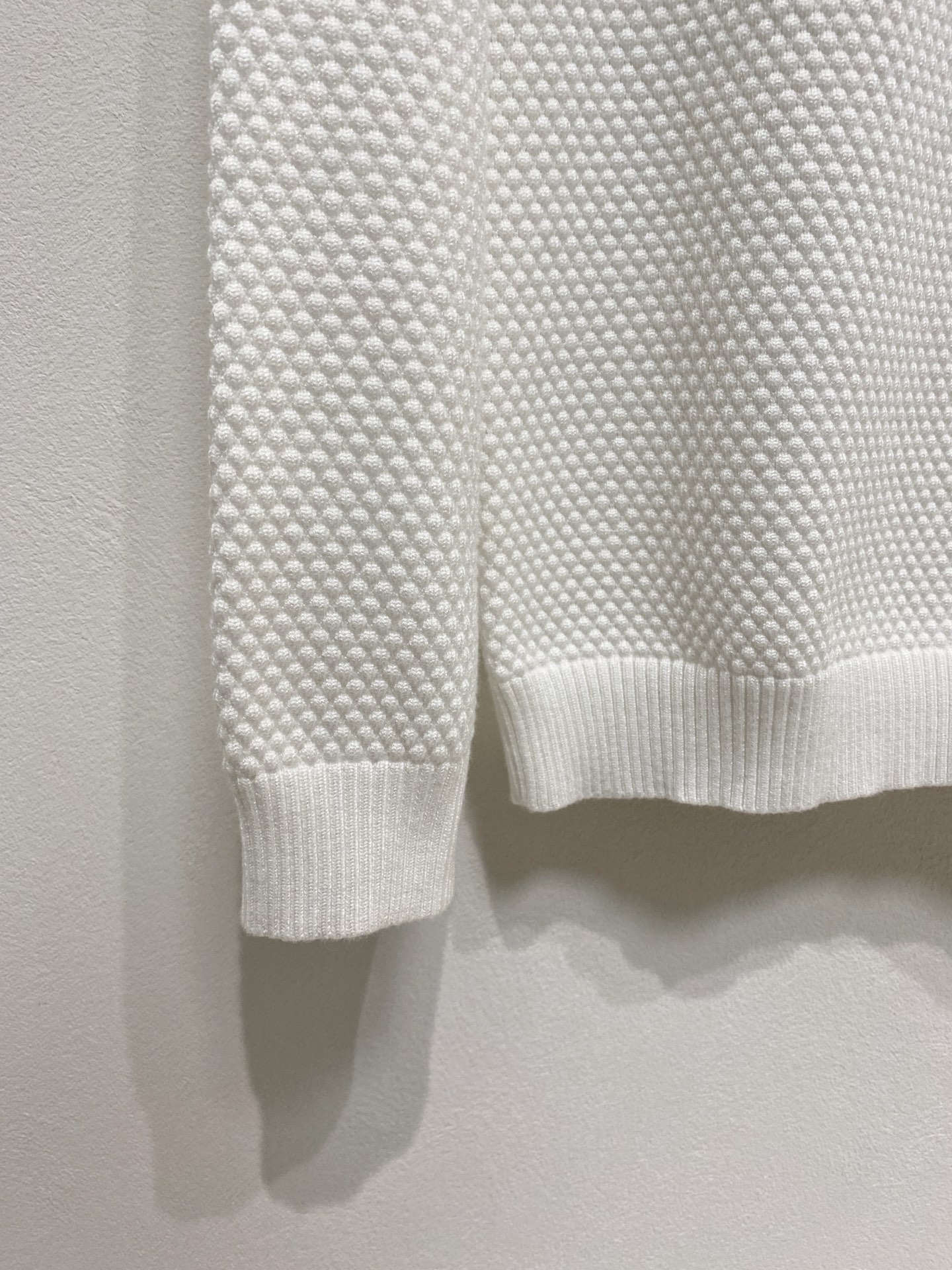 🌾 秋冬经典圆领羊毛衫，全品相！！！羊毛混纺面料，2025最新款 黄金比例！！修身款软黄金 百搭实用型的