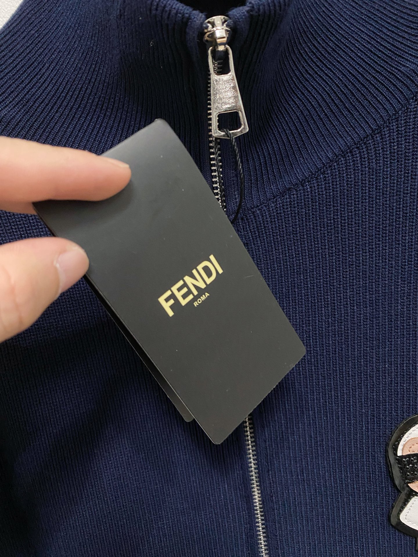 🌾 芬迪 秋冬经典开衫羊毛衫，全品相！！！羊毛混纺面料，2025最新款 黄金比例！！修身款软黄金 百搭实