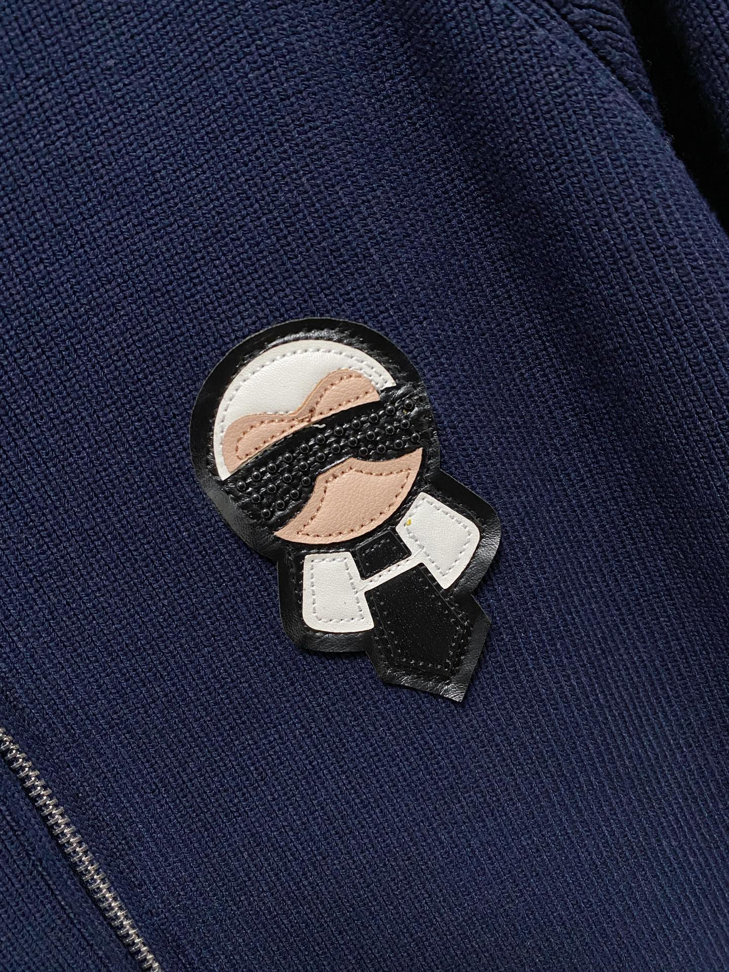 🌾 芬迪 秋冬经典开衫羊毛衫，全品相！！！羊毛混纺面料，2025最新款 黄金比例！！修身款软黄金 百搭实