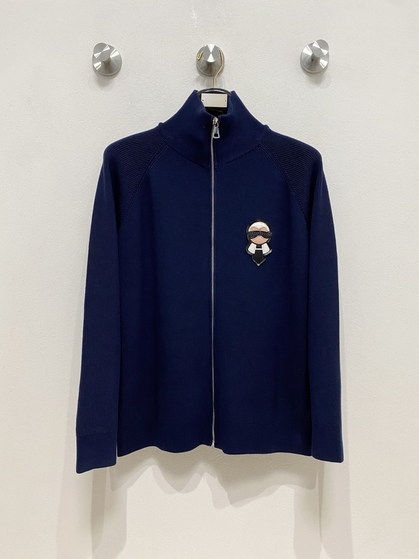 🌾 芬迪 秋冬经典开衫羊毛衫，全品相！！！羊毛混纺面料，2025最新款 黄金比例！！修身款软黄金 百搭实