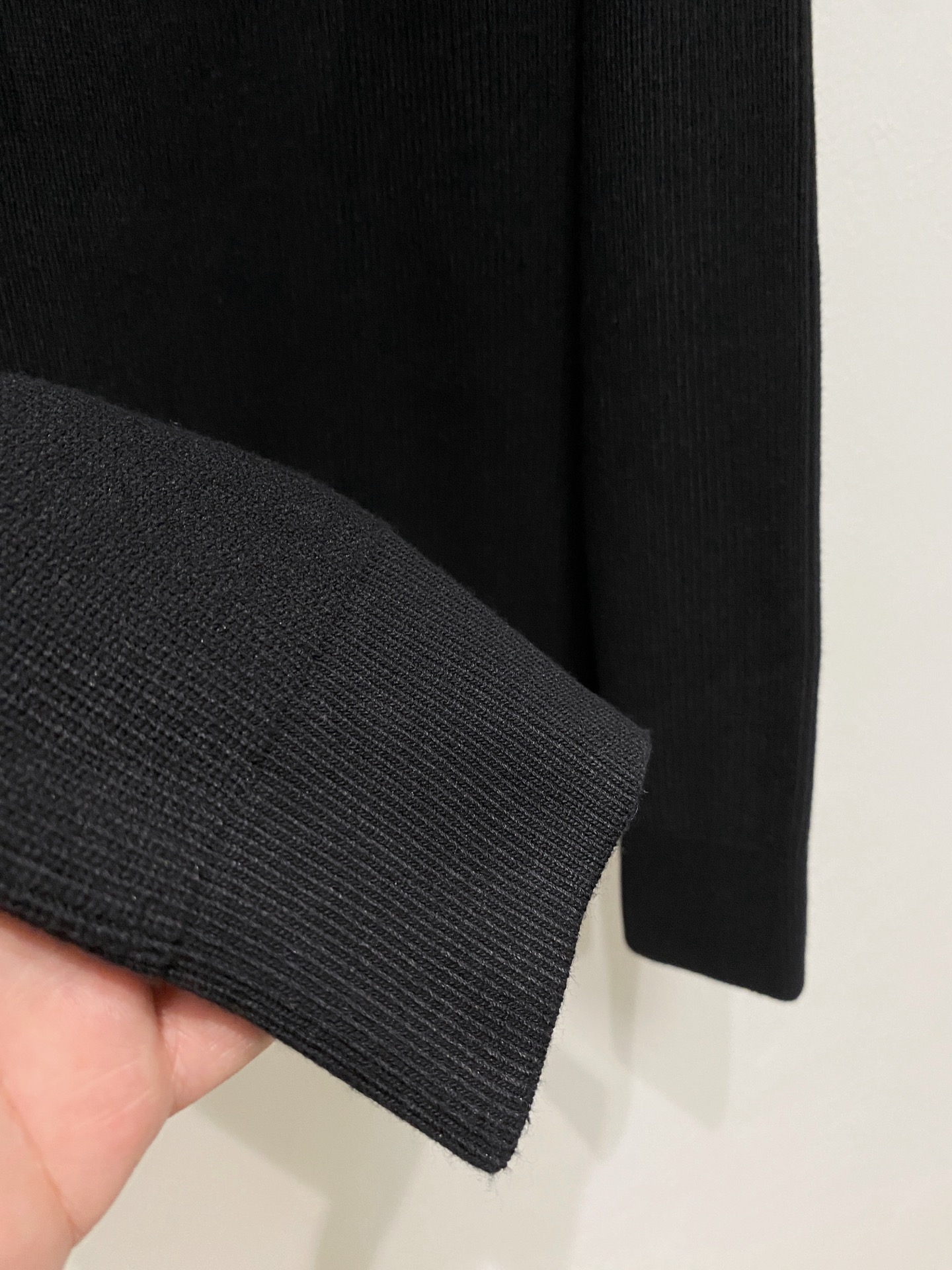 🌾 芬迪 秋冬经典开衫羊毛衫，全品相！！！羊毛混纺面料，2025最新款 黄金比例！！修身款软黄金 百搭实