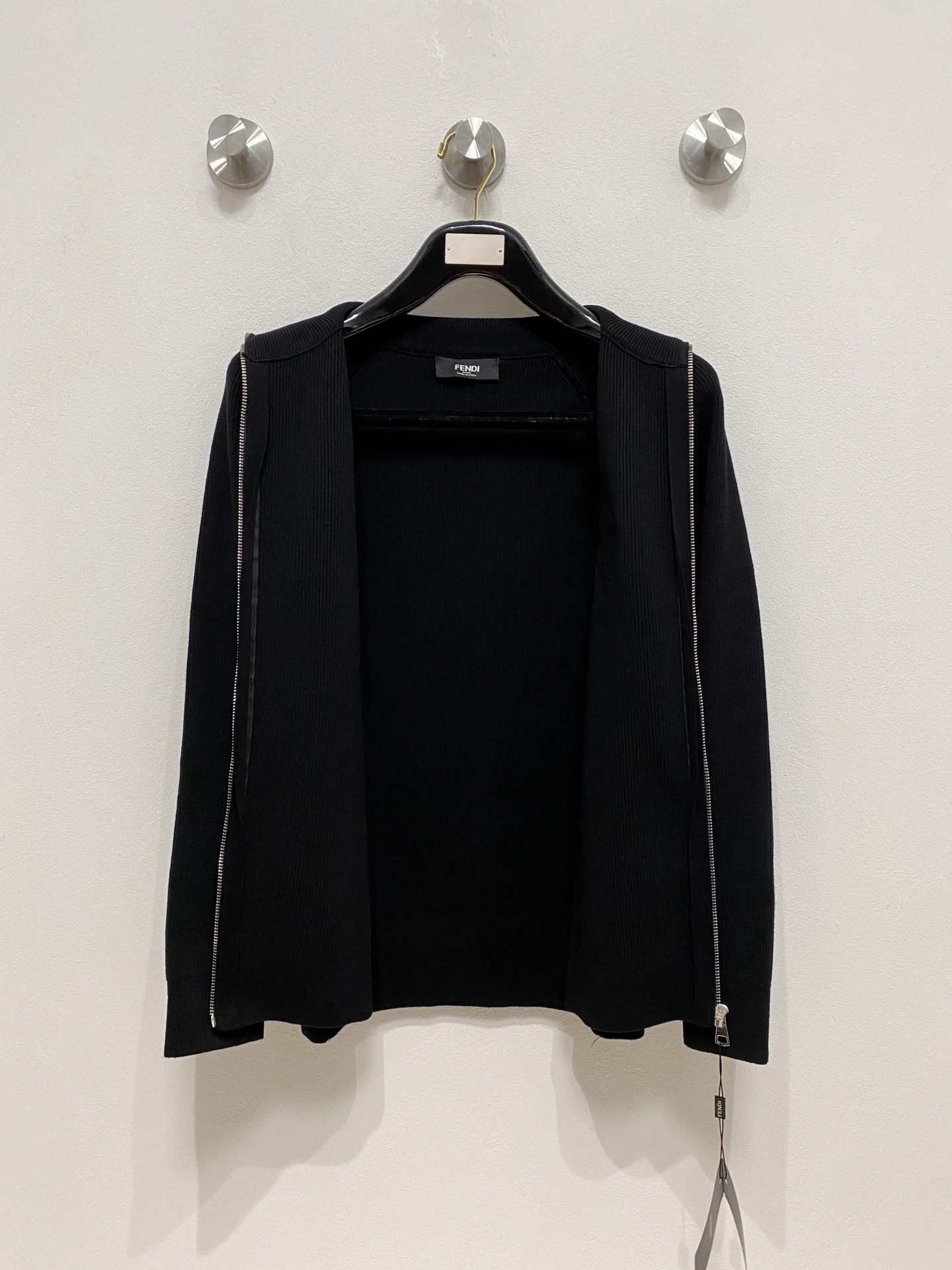 🌾 芬迪 秋冬经典开衫羊毛衫，全品相！！！羊毛混纺面料，2025最新款 黄金比例！！修身款软黄金 百搭实