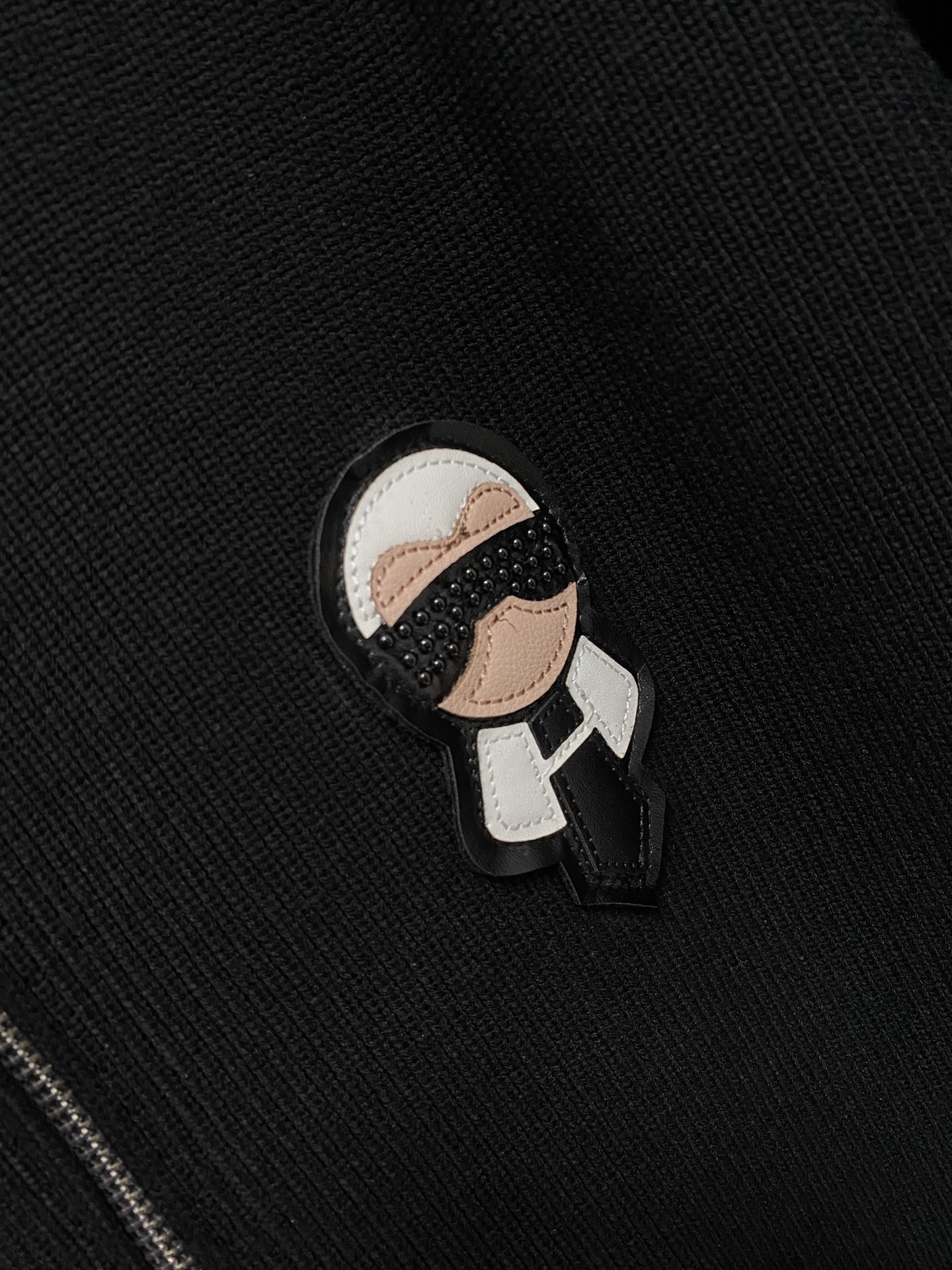 🌾 芬迪 秋冬经典开衫羊毛衫，全品相！！！羊毛混纺面料，2025最新款 黄金比例！！修身款软黄金 百搭实