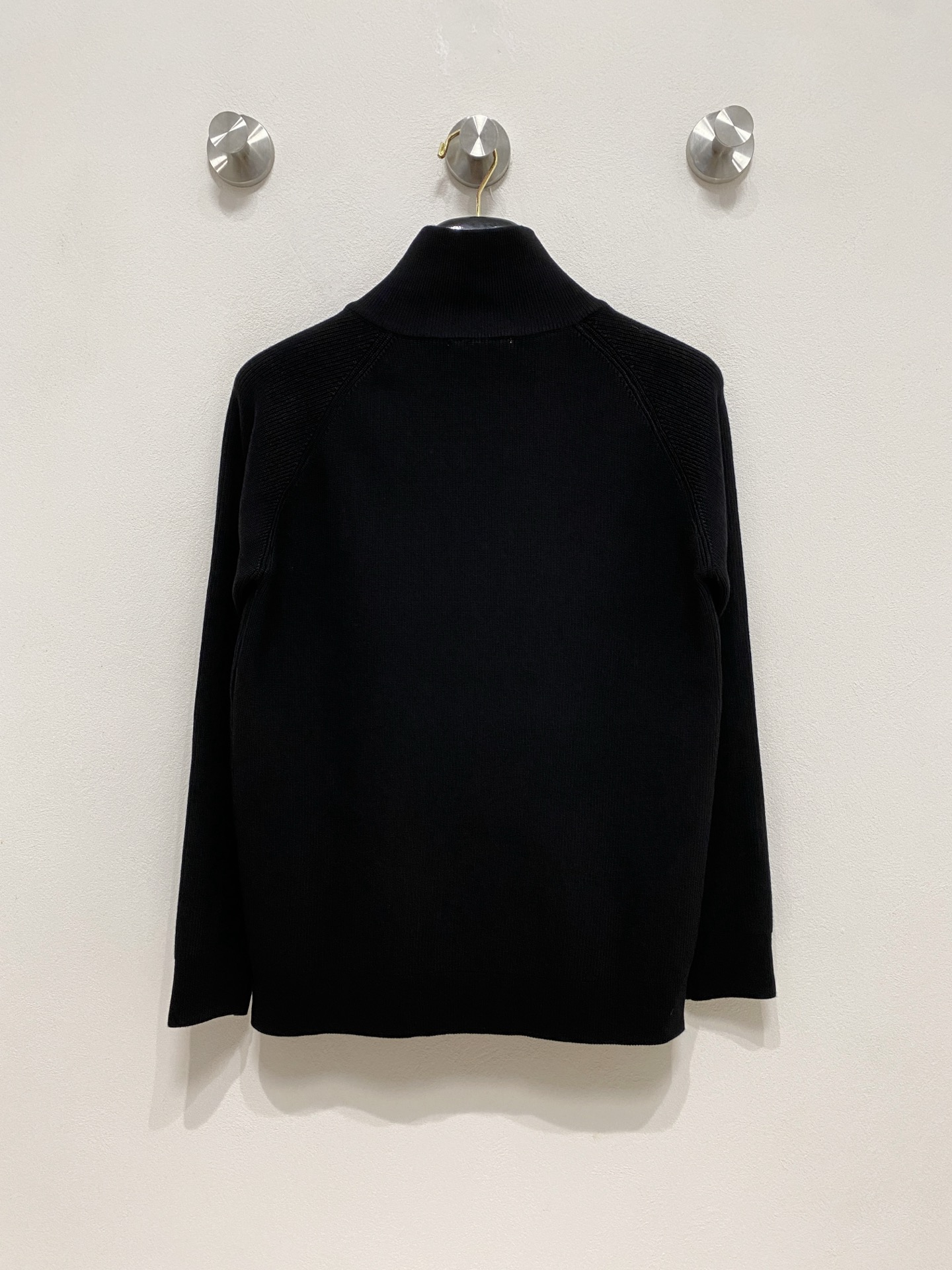 🌾 芬迪 秋冬经典开衫羊毛衫，全品相！！！羊毛混纺面料，2025最新款 黄金比例！！修身款软黄金 百搭实