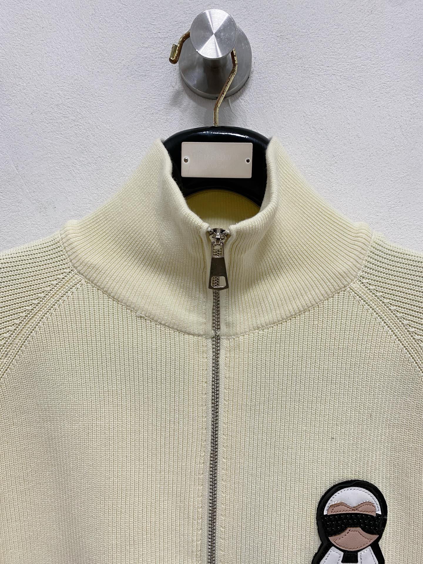 🌾 芬迪 秋冬经典开衫羊毛衫，全品相！！！羊毛混纺面料，2025最新款 黄金比例！！修身款软黄金 百搭实