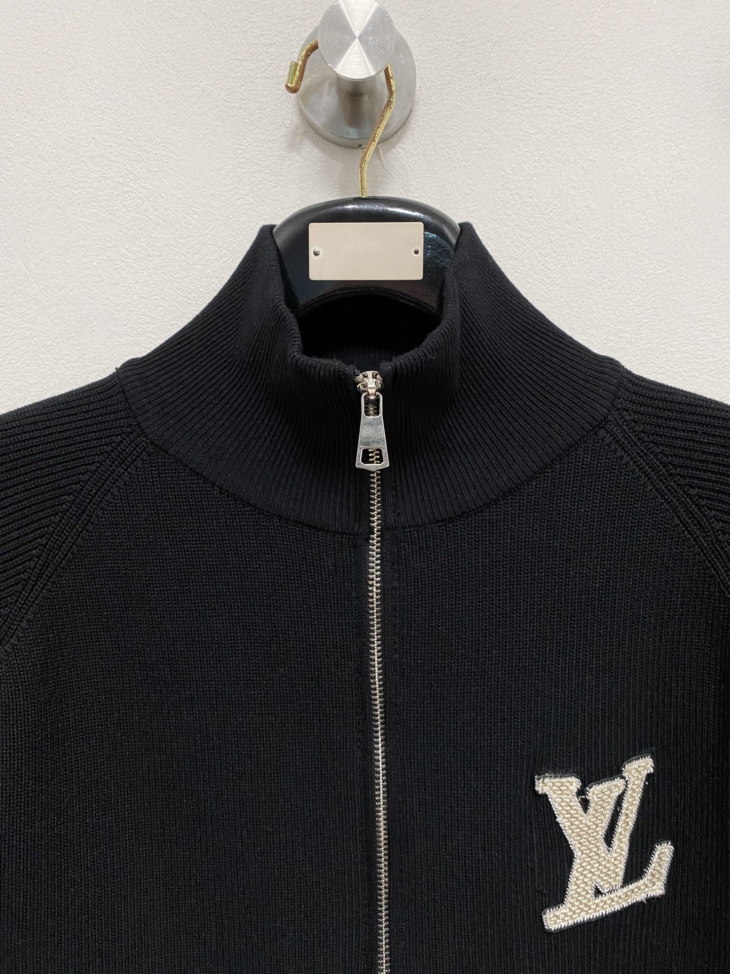 🌾 LV 秋冬经典开衫羊毛衫，全品相！！！羊毛混纺面料，2025最新款 黄金比例！！修身款软黄金 百搭实