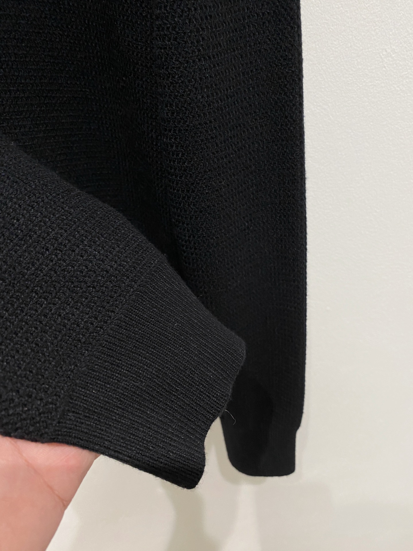 🌾 普拉达 秋冬经典圆领羊毛衫，全品相！！！羊毛混纺面料，2025最新款 黄金比例！！修身款软黄金 百搭