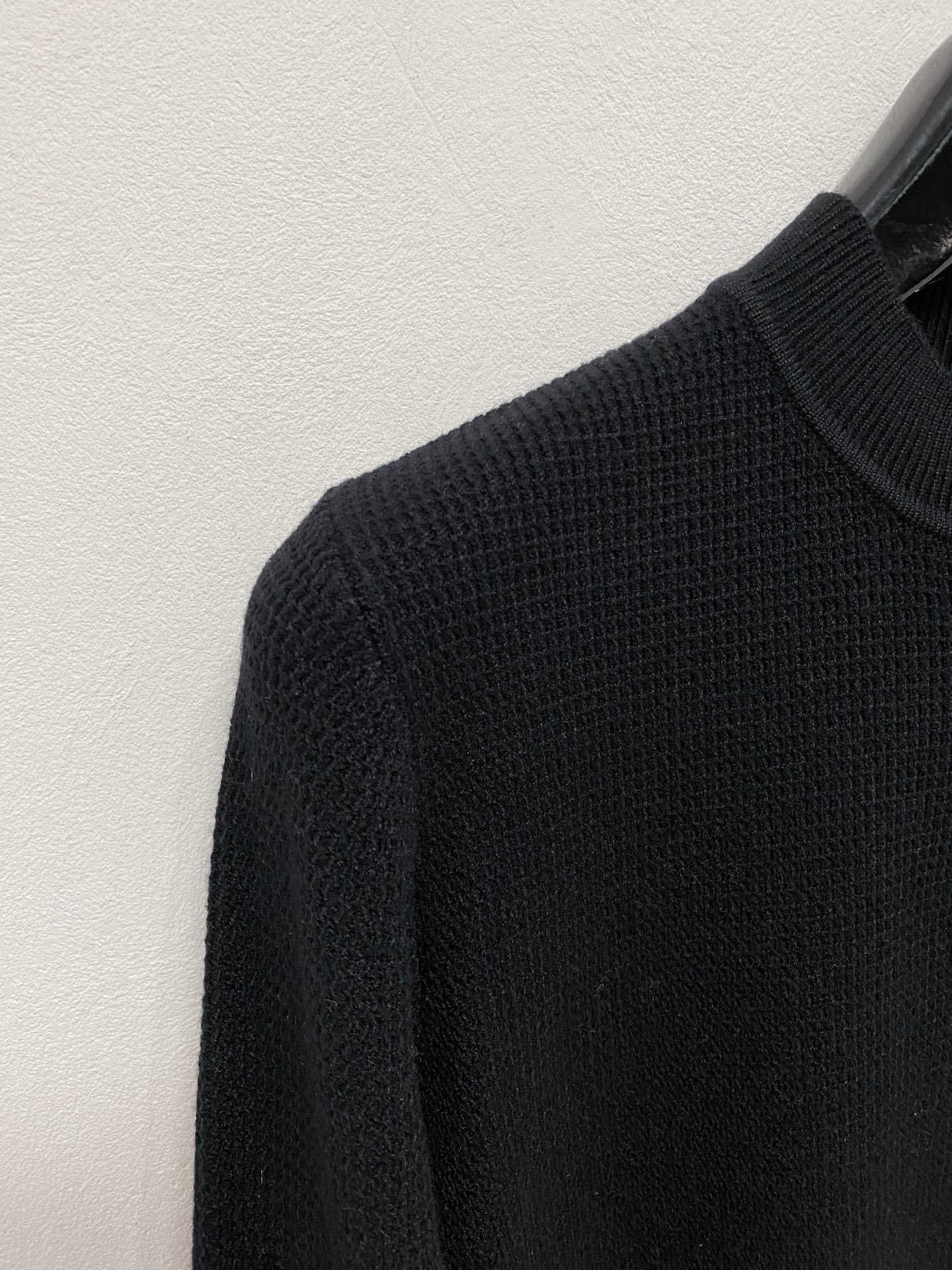 🌾 普拉达 秋冬经典圆领羊毛衫，全品相！！！羊毛混纺面料，2025最新款 黄金比例！！修身款软黄金 百搭