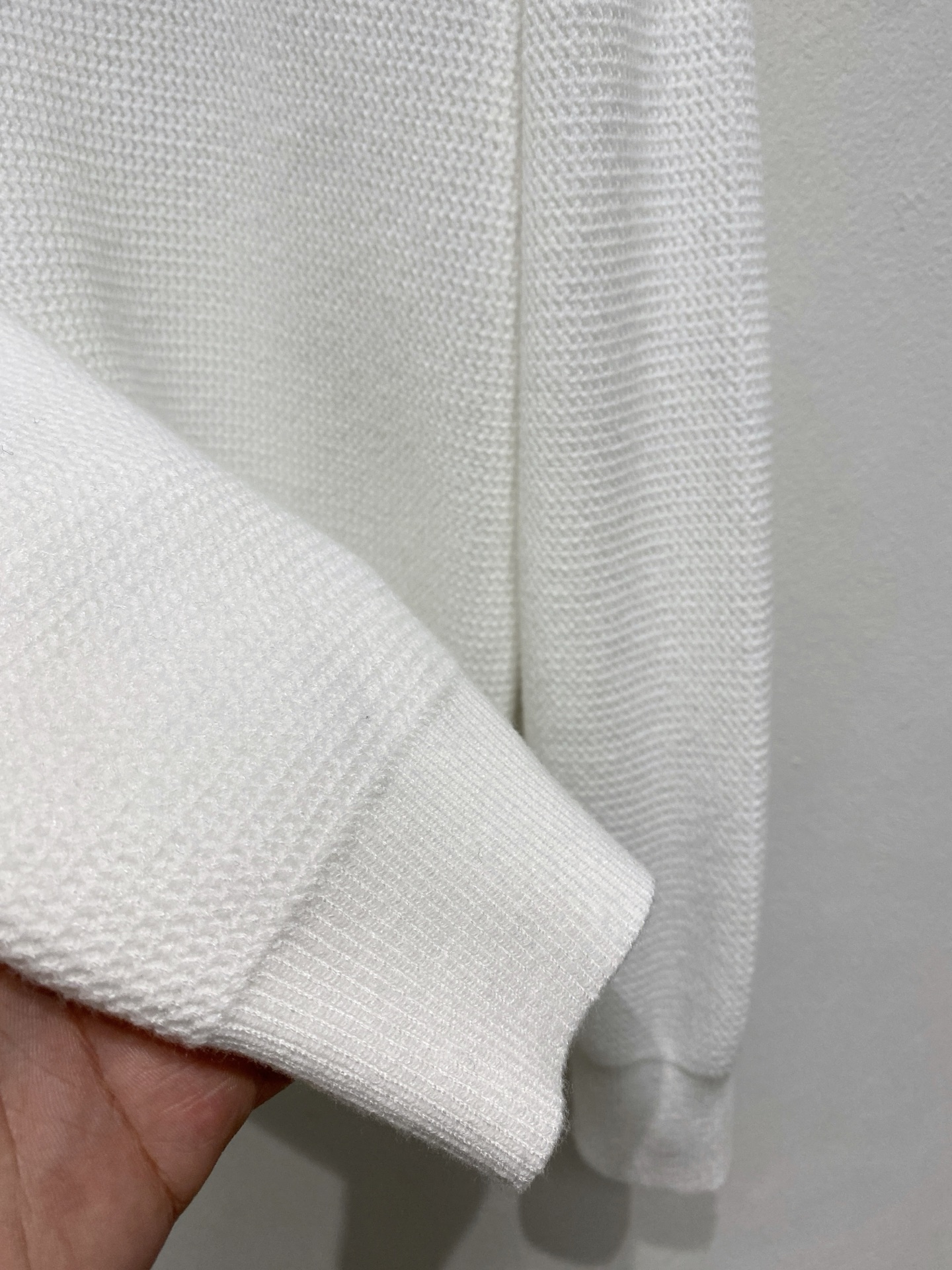 🌾 秋冬经典圆领羊毛衫，全品相！！！羊毛混纺面料，2025最新款 黄金比例！！修身款软黄金 百搭实用型的