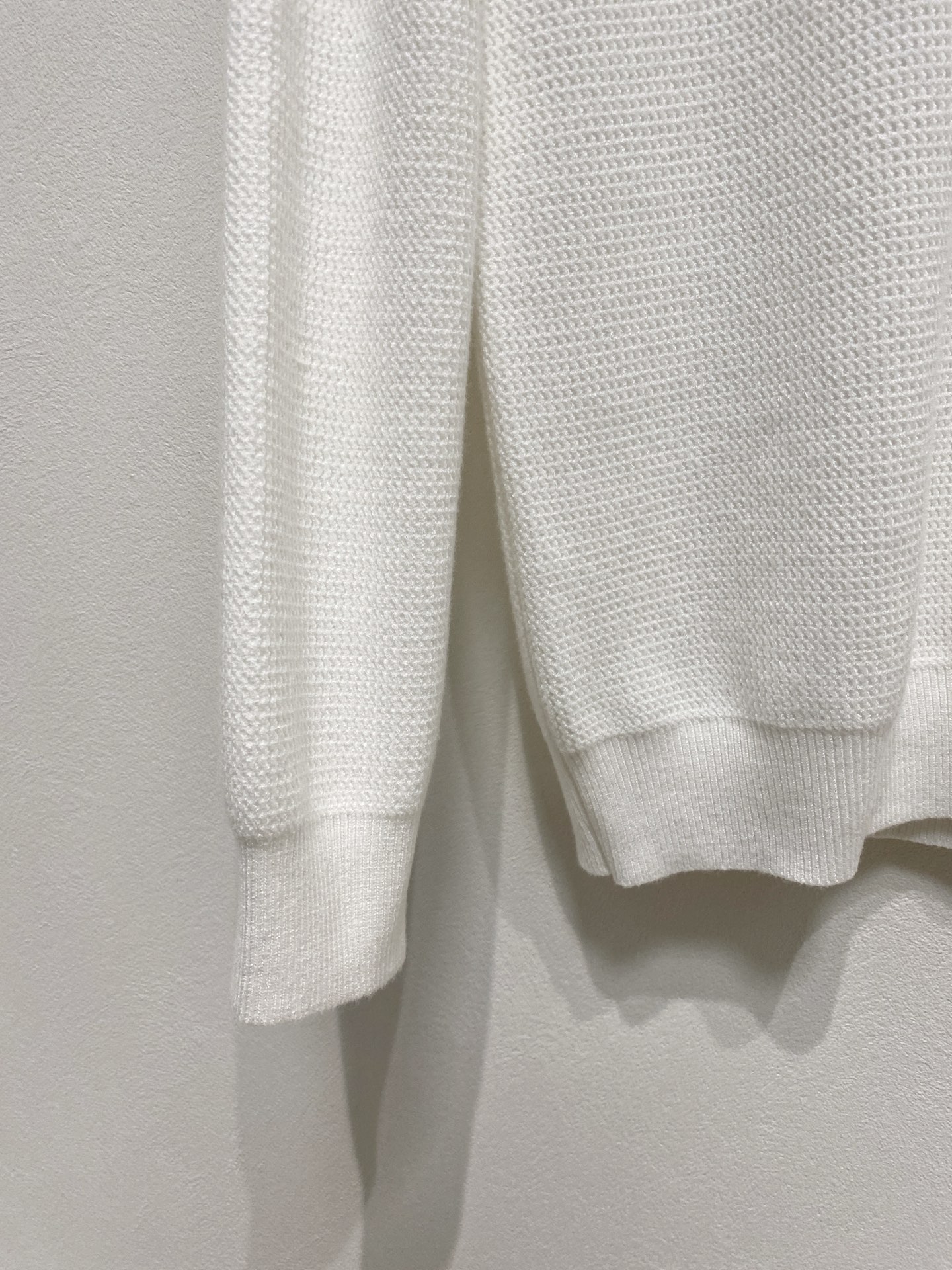 🌾 秋冬经典圆领羊毛衫，全品相！！！羊毛混纺面料，2025最新款 黄金比例！！修身款软黄金 百搭实用型的