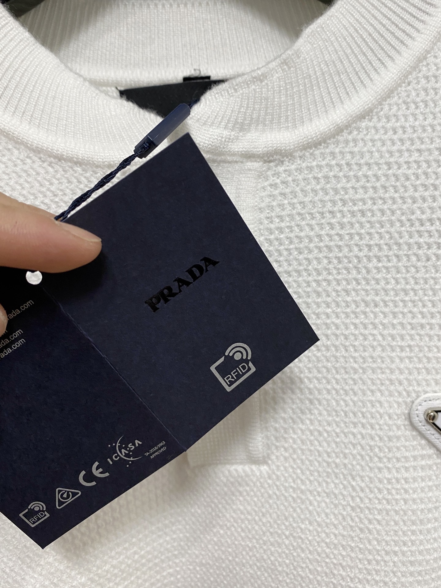 🌾 秋冬经典圆领羊毛衫，全品相！！！羊毛混纺面料，2025最新款 黄金比例！！修身款软黄金 百搭实用型的