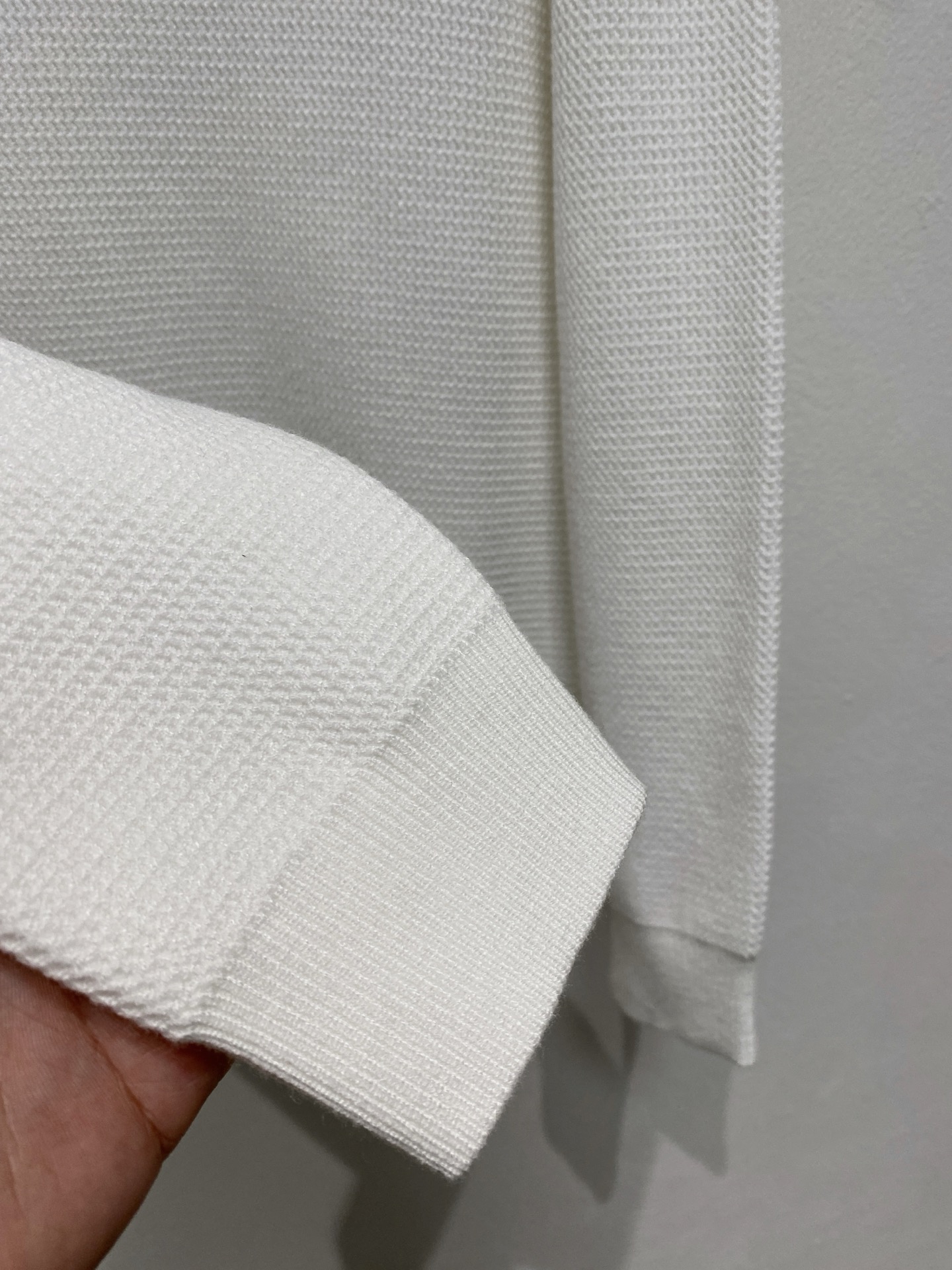 🌾 蒙口 秋冬经典圆领羊毛衫，全品相！！！羊毛混纺面料，2025最新款 黄金比例！！修身款软黄金 百搭实