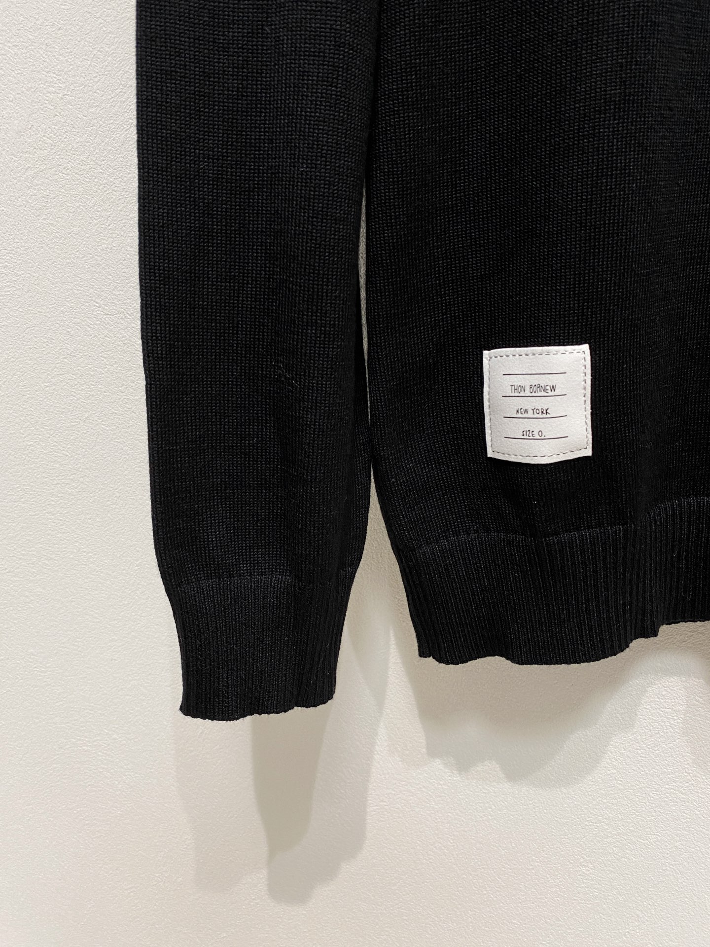 🌾 TB 秋冬经典圆领羊毛衫，全品相！！！羊毛混纺面料，2025最新款 黄金比例！！修身款软黄金 百搭实