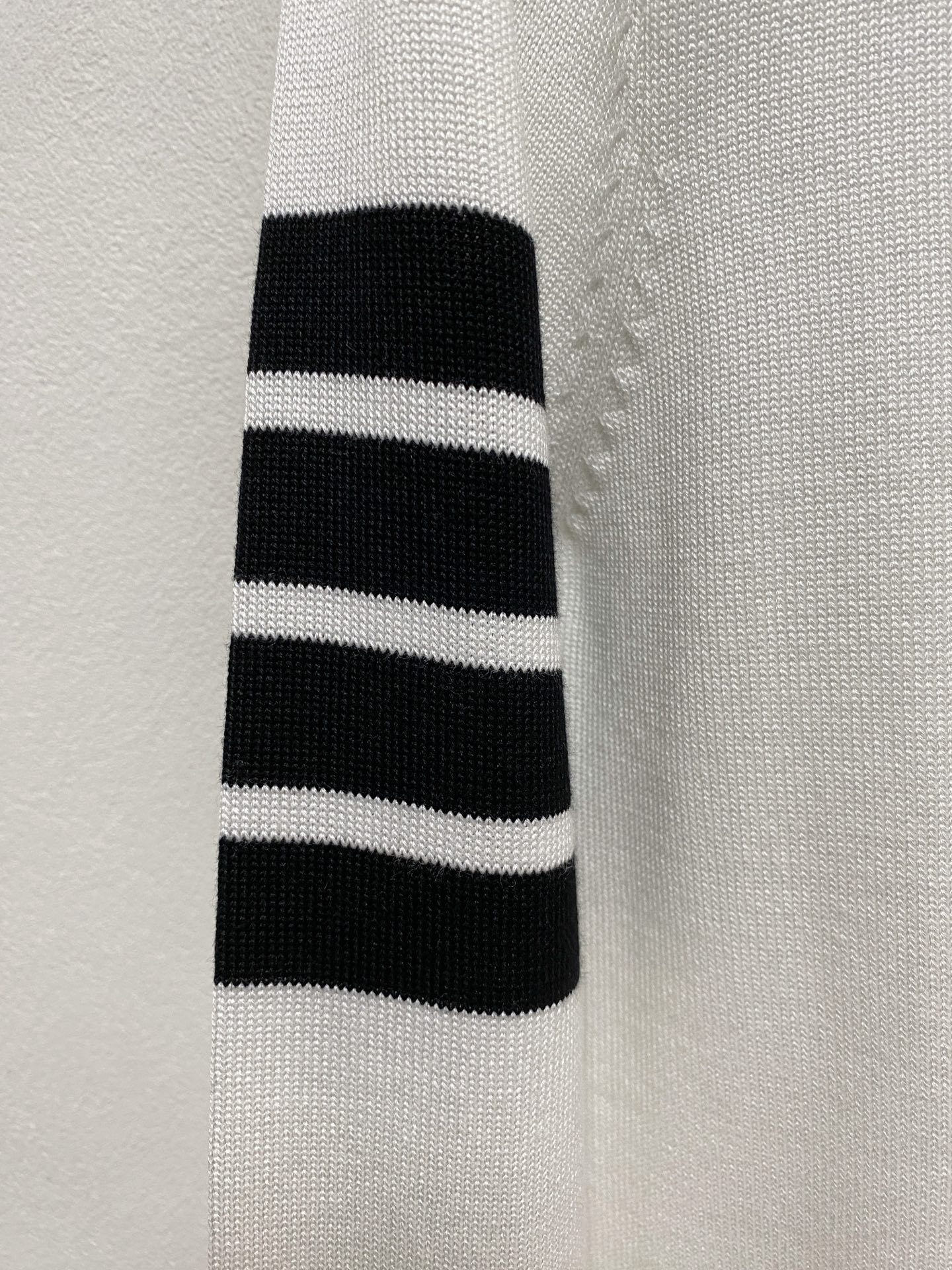 🌾 TB 秋冬经典圆领羊毛衫，全品相！！！羊毛混纺面料，2025最新款 黄金比例！！修身款软黄金 百搭实