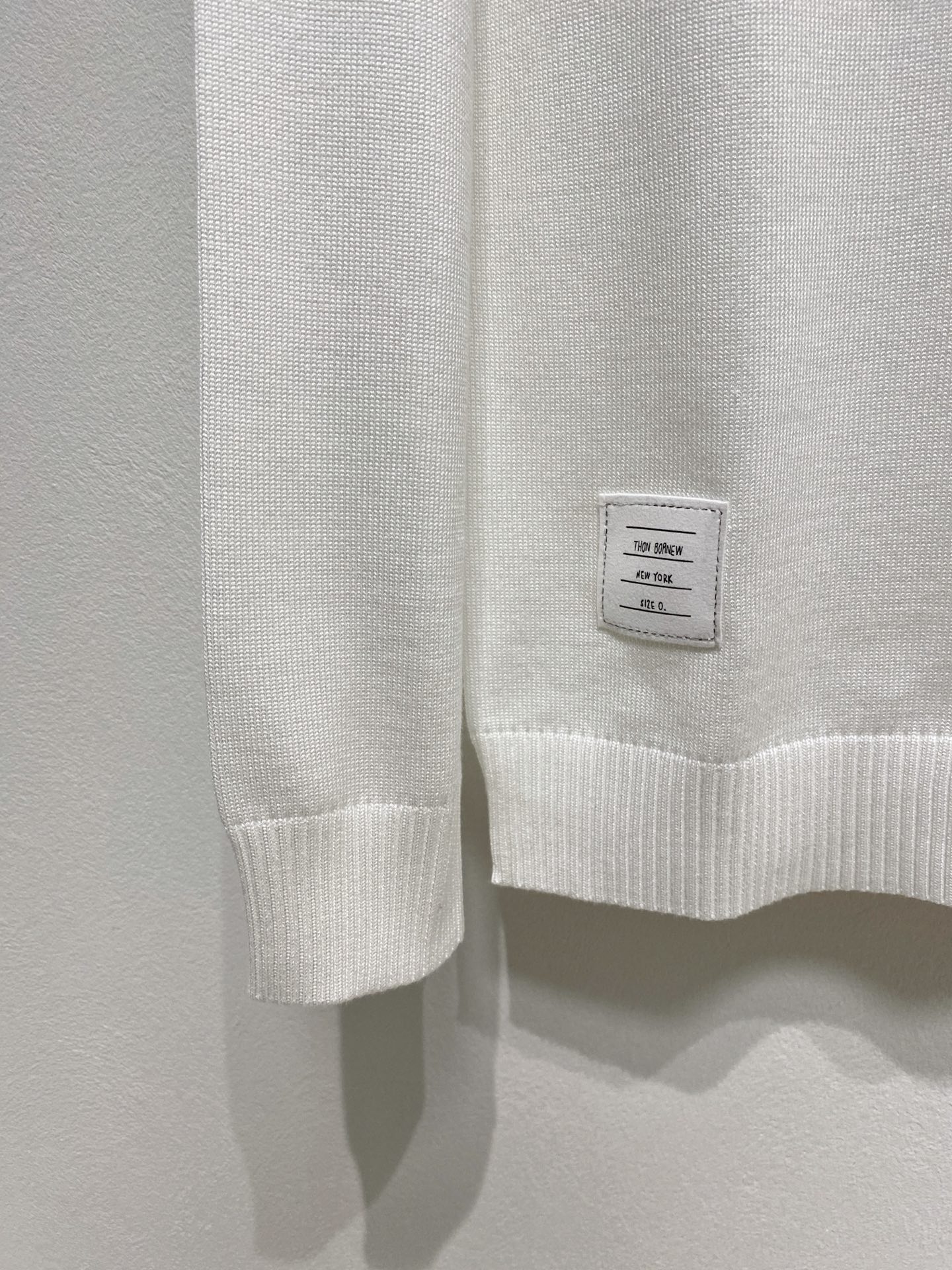 🌾 TB 秋冬经典圆领羊毛衫，全品相！！！羊毛混纺面料，2025最新款 黄金比例！！修身款软黄金 百搭实