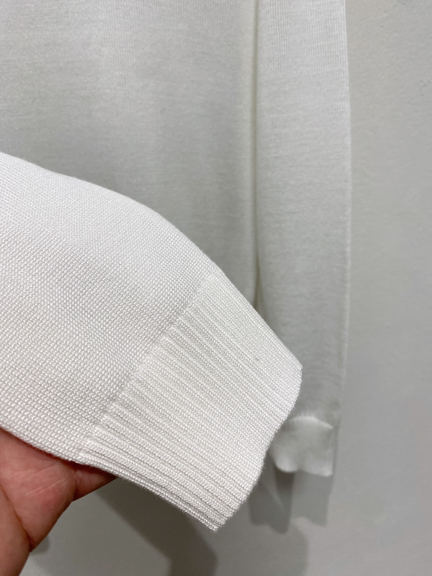 🌾 TB 秋冬经典圆领羊毛衫，全品相！！！羊毛混纺面料，2025最新款 黄金比例！！修身款软黄金 百搭实