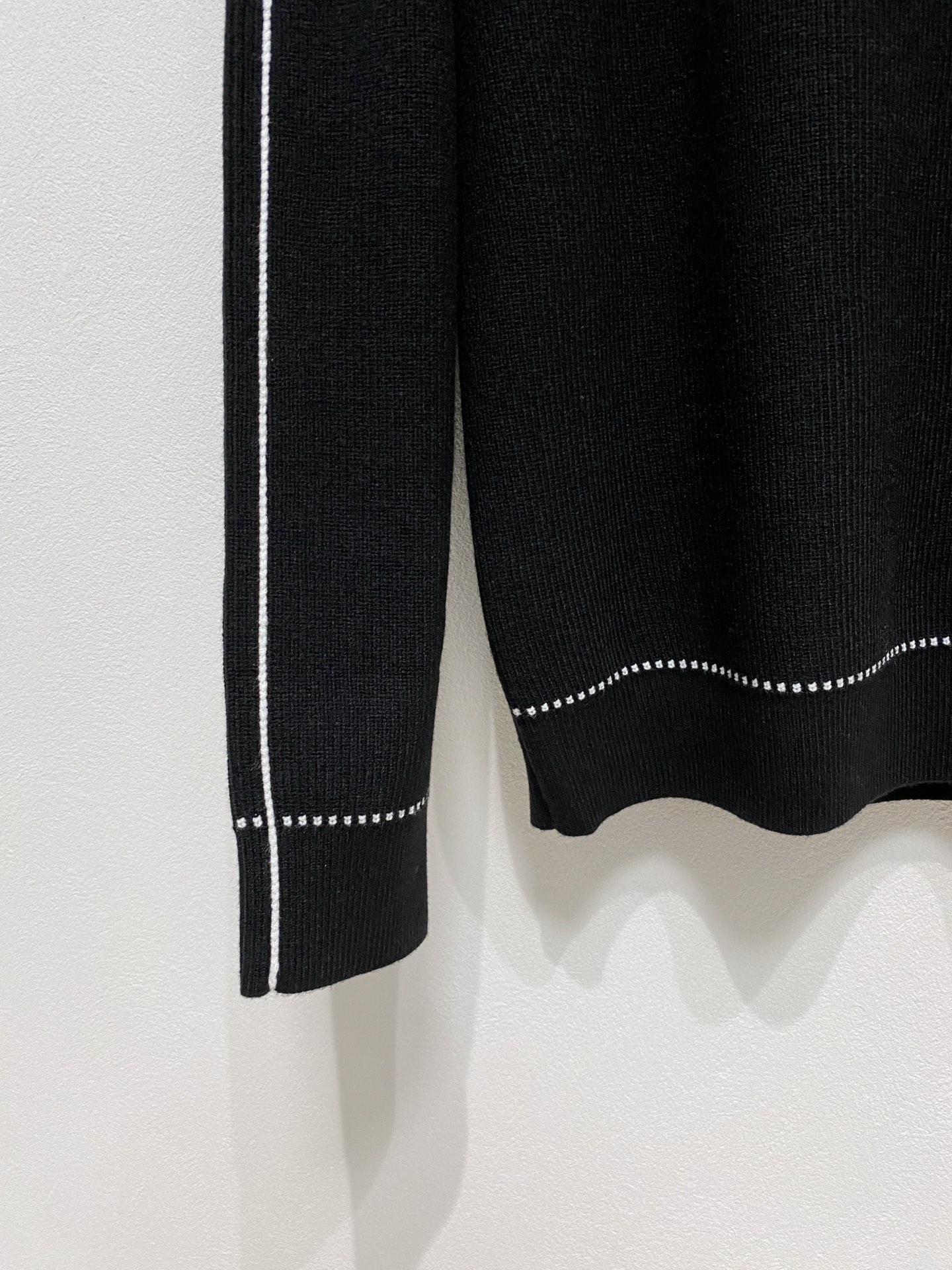 🌾 LV 秋冬经典圆领羊毛衫，全品相！！！羊毛混纺面料，2025最新款 黄金比例！！修身款软黄金 百搭实