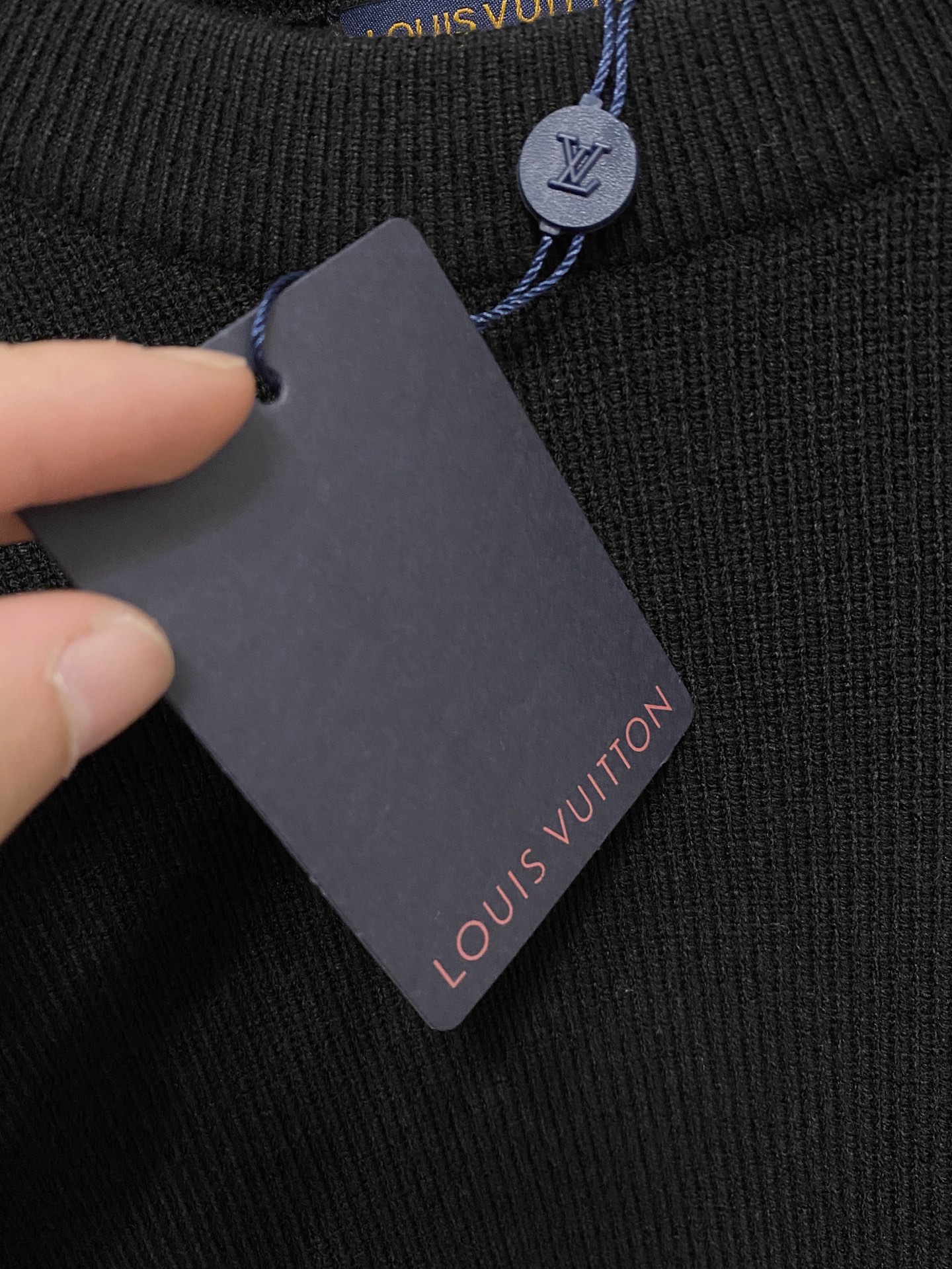 🌾 LV 秋冬经典圆领羊毛衫，全品相！！！羊毛混纺面料，2025最新款 黄金比例！！修身款软黄金 百搭实