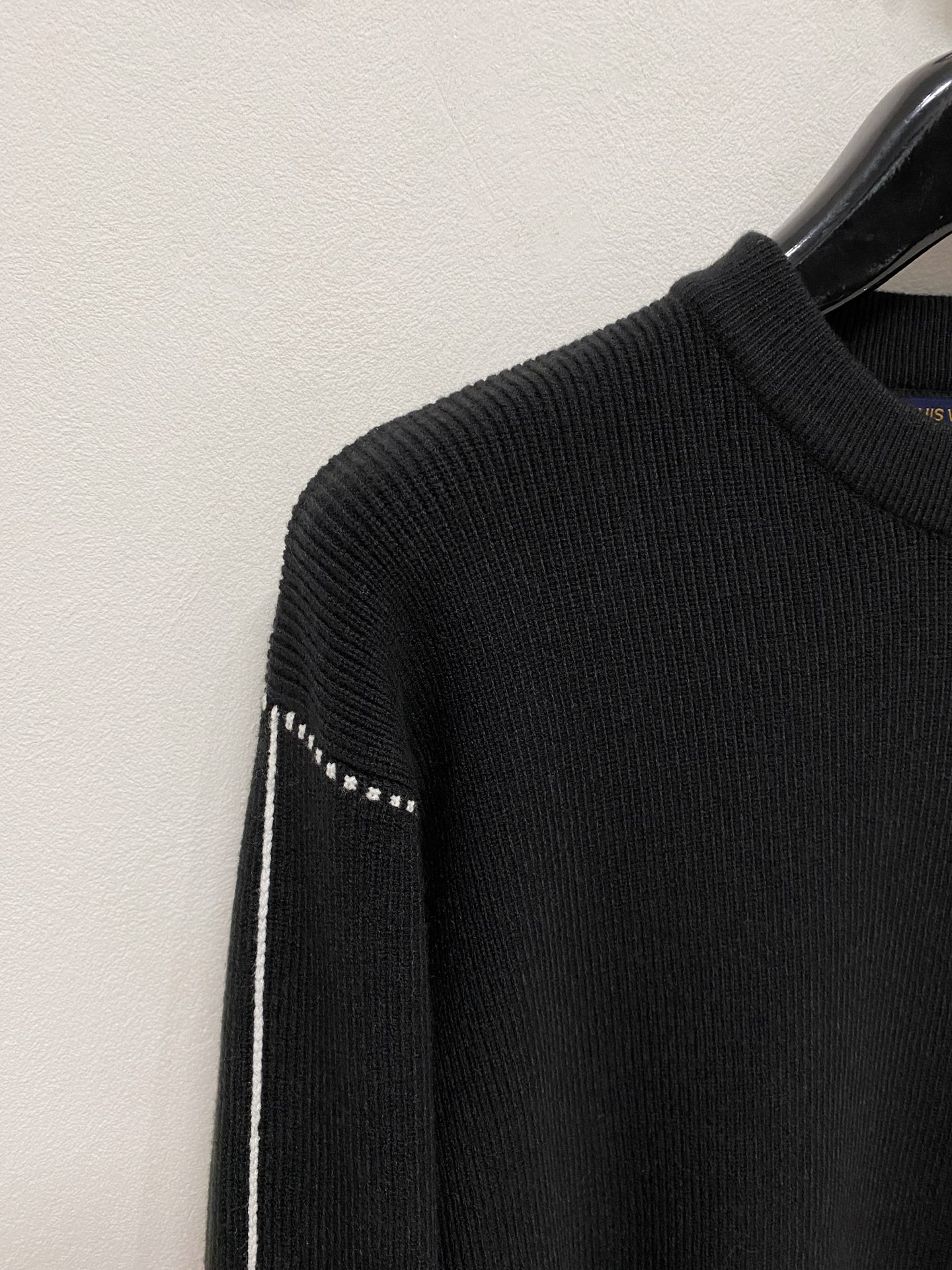 🌾 LV 秋冬经典圆领羊毛衫，全品相！！！羊毛混纺面料，2025最新款 黄金比例！！修身款软黄金 百搭实