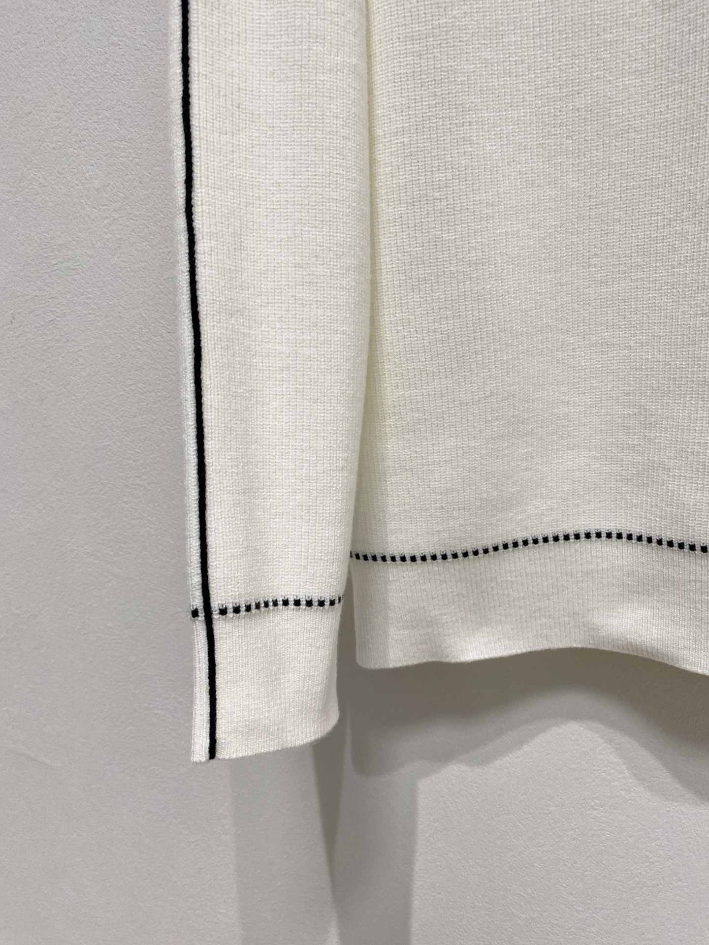 🌾 秋冬经典圆领羊毛衫，全品相！！！羊毛混纺面料，2025最新款 黄金比例！！修身款软黄金 百搭实用型的