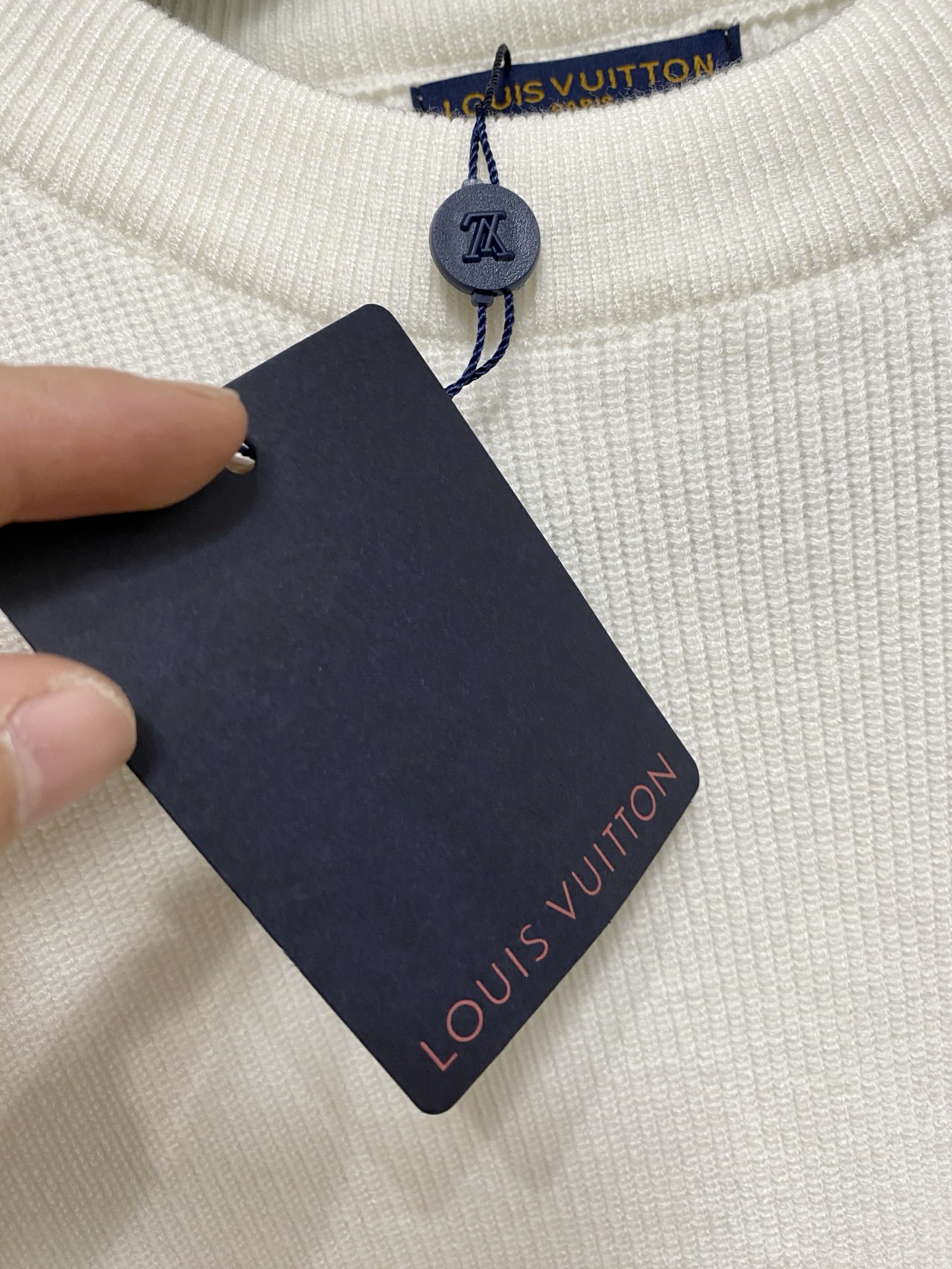 🌾 秋冬经典圆领羊毛衫，全品相！！！羊毛混纺面料，2025最新款 黄金比例！！修身款软黄金 百搭实用型的