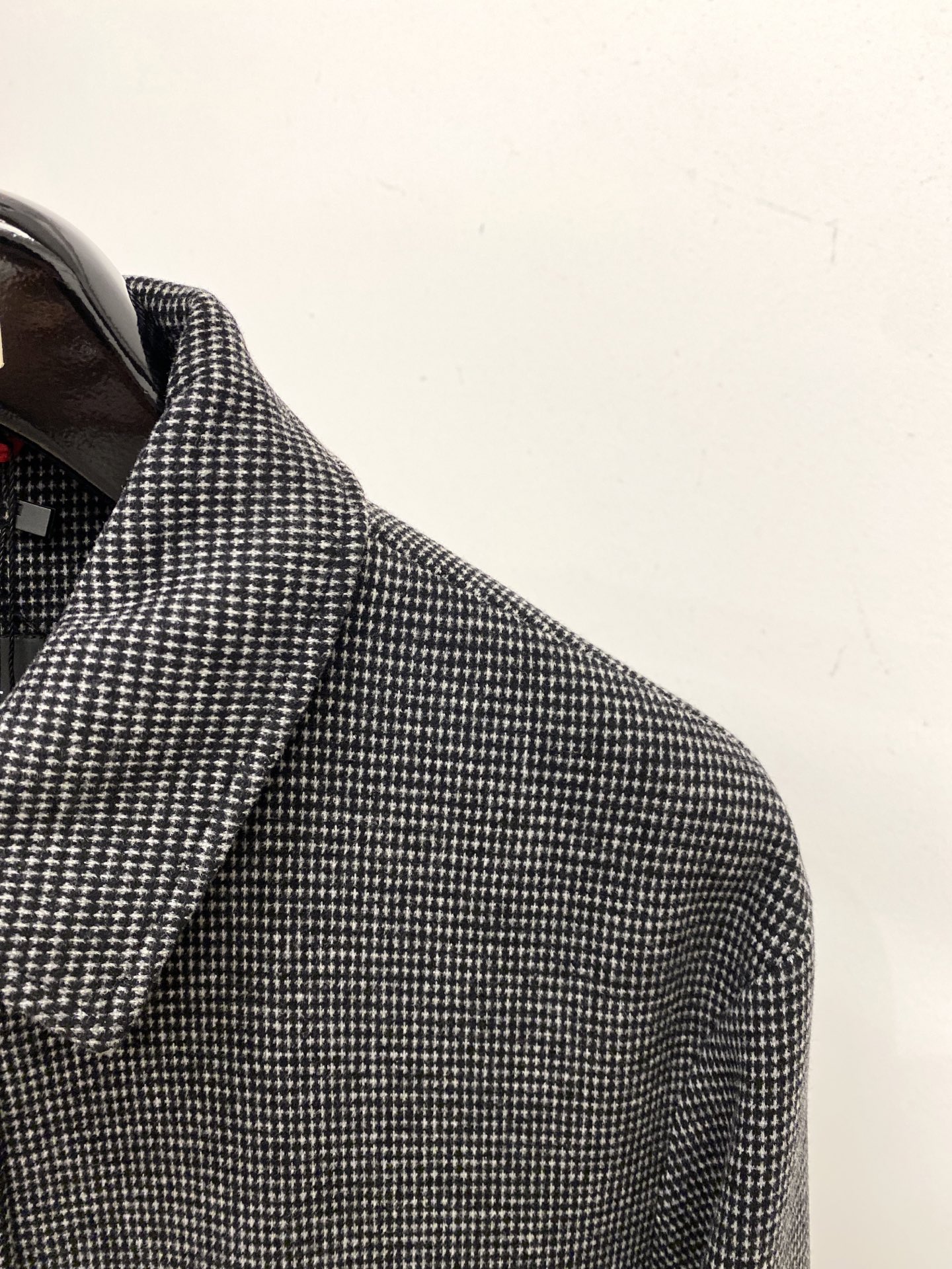 Kiton、2025新品夹克外套，时尚帅气，简约百搭款，原版五金辅料logo，定制原版面料，不仅挺括，保