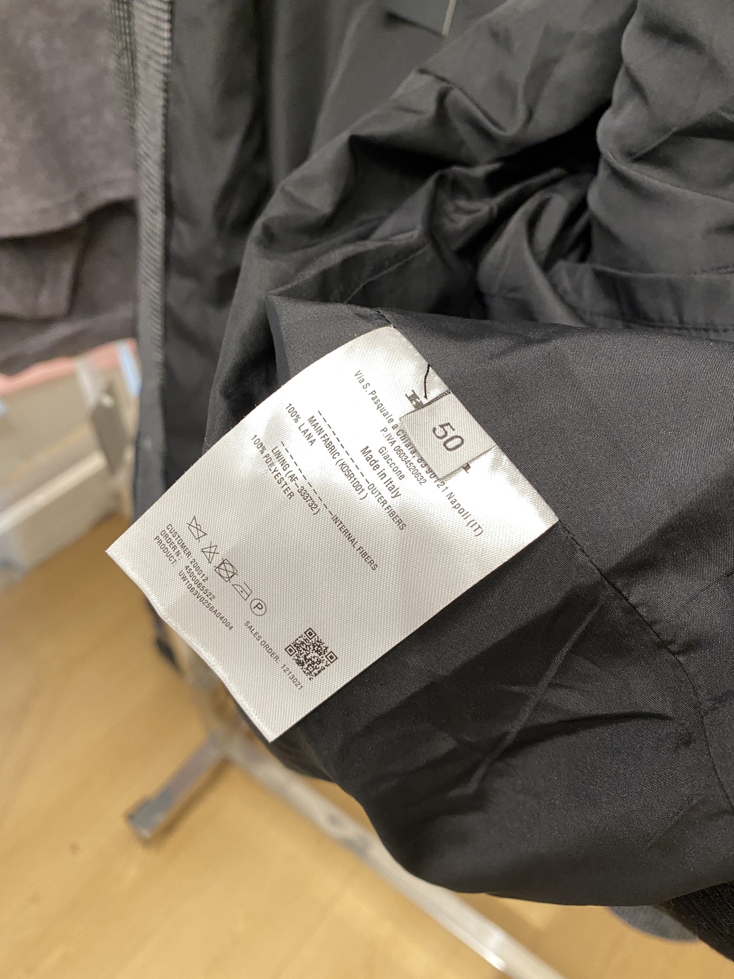 Kiton、2025新品夹克外套，时尚帅气，简约百搭款，原版五金辅料logo，定制原版面料，不仅挺括，保