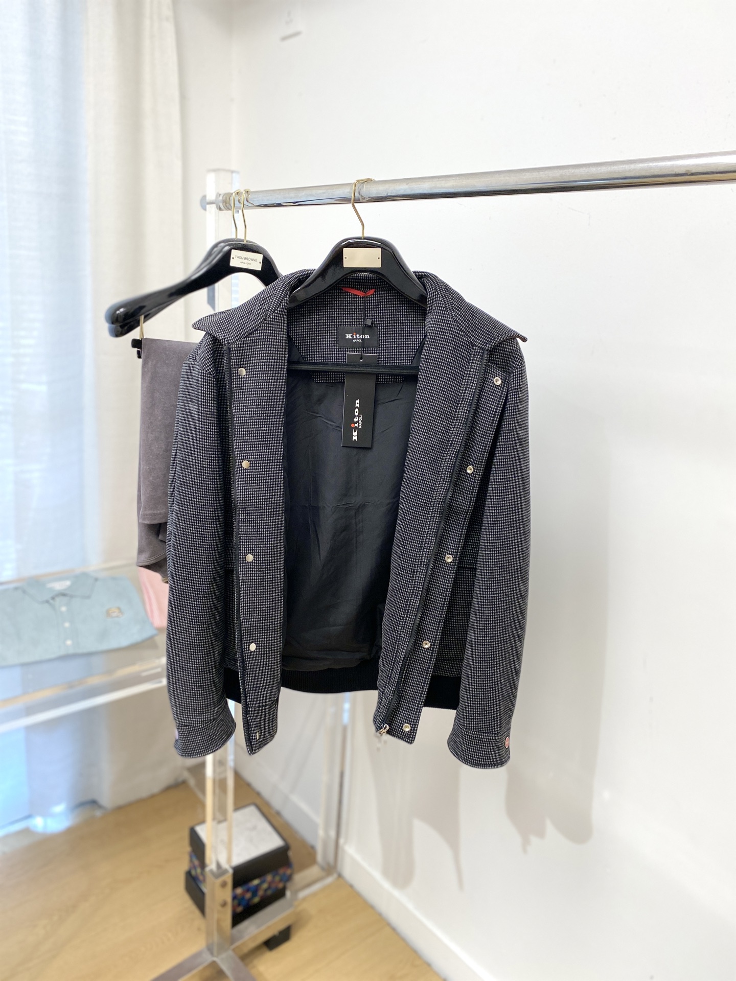 Kiton、2025新品夹克外套，时尚帅气，简约百搭款，原版五金辅料logo，定制原版面料，不仅挺括，保