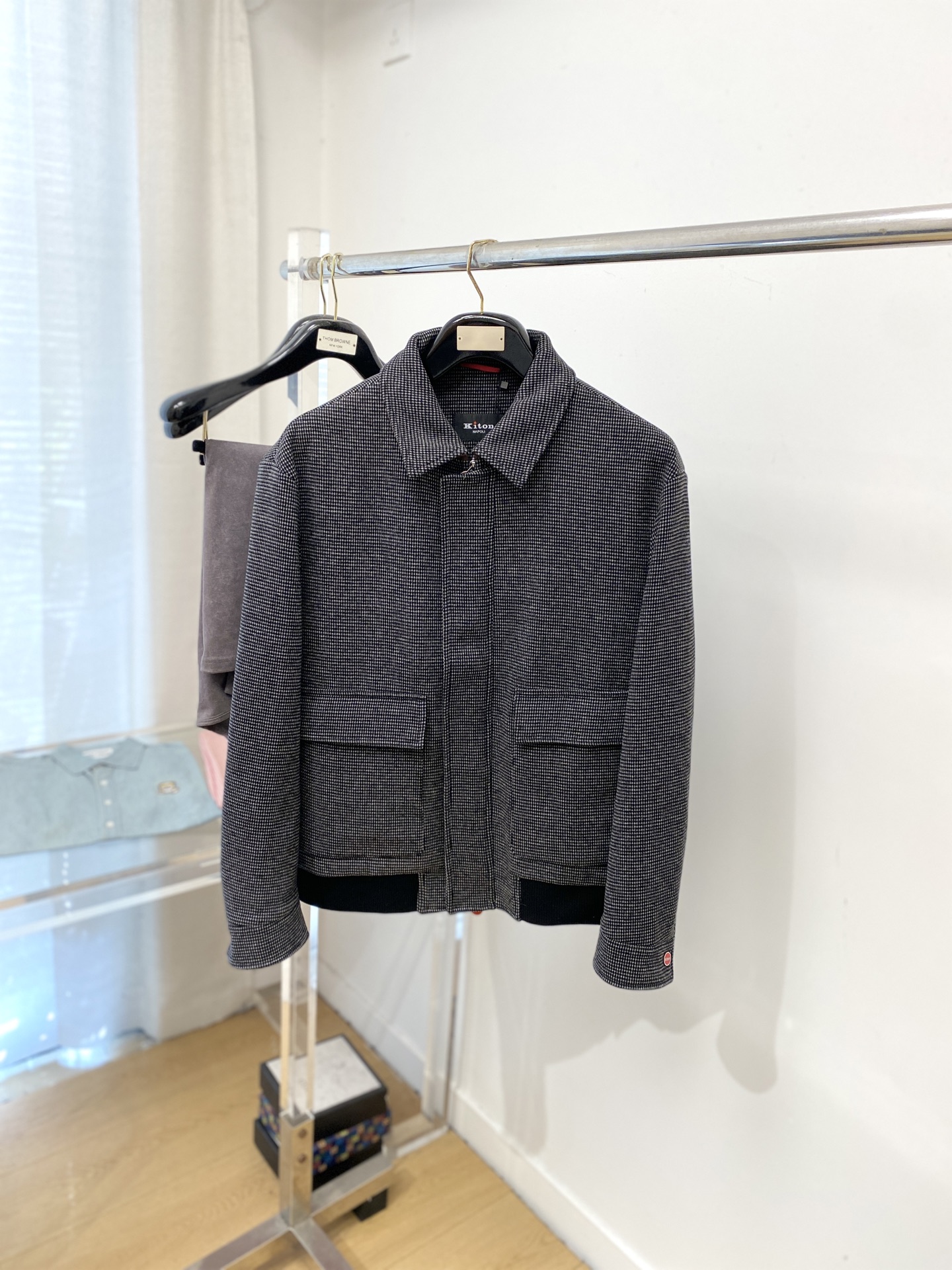 Kiton、2025新品夹克外套，时尚帅气，简约百搭款，原版五金辅料logo，定制原版面料，不仅挺括，保