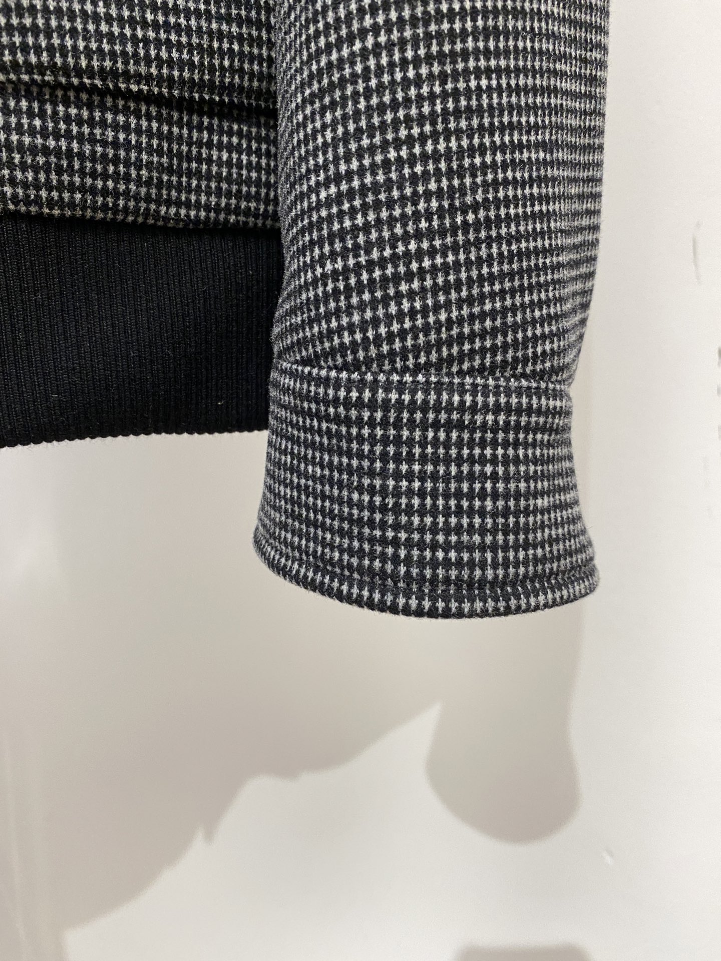 Kiton、2025新品夹克外套，时尚帅气，简约百搭款，原版五金辅料logo，定制原版面料，不仅挺括，保