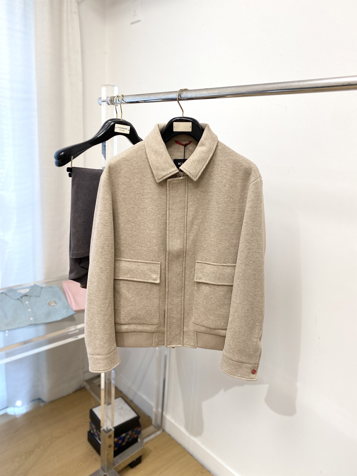 Kiton、2025新品夹克外套，时尚帅气，简约百搭款，原版五金辅料logo，定制原版面料，不仅挺括，保