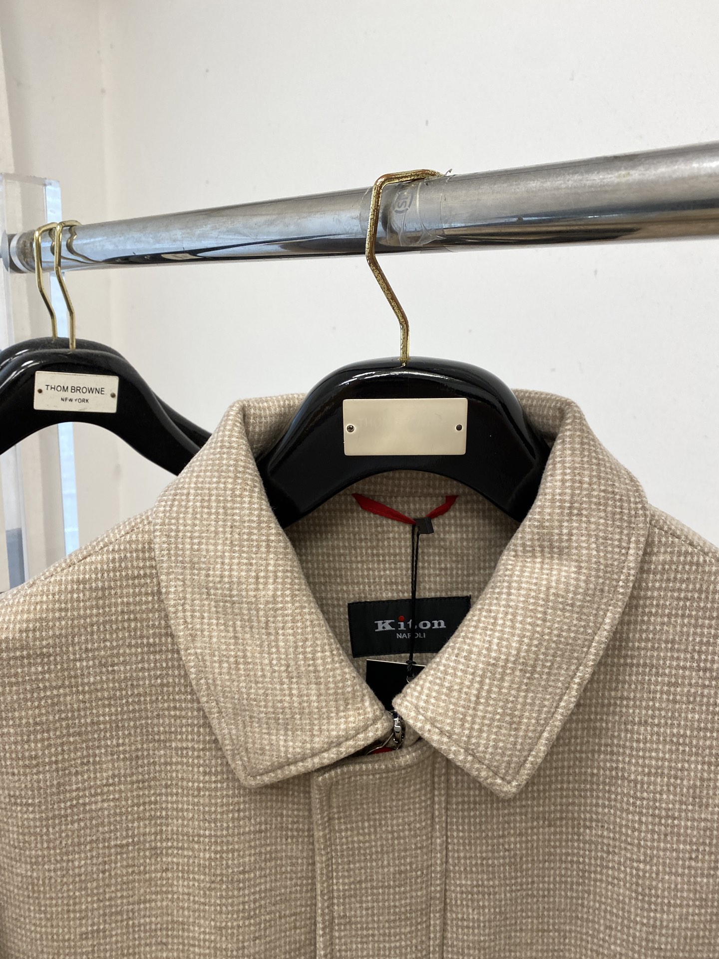 Kiton、2025新品夹克外套，时尚帅气，简约百搭款，原版五金辅料logo，定制原版面料，不仅挺括，保