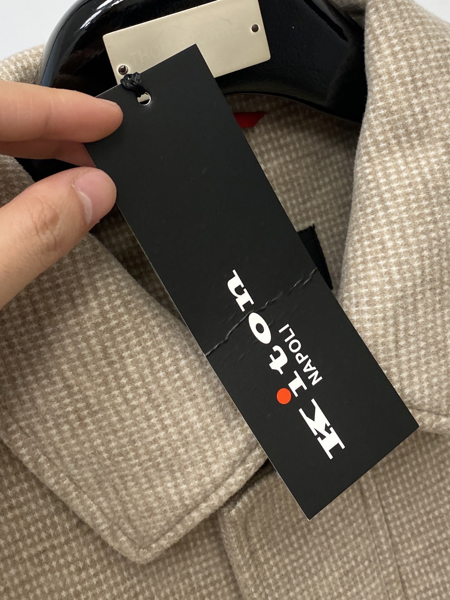 Kiton、2025新品夹克外套，时尚帅气，简约百搭款，原版五金辅料logo，定制原版面料，不仅挺括，保