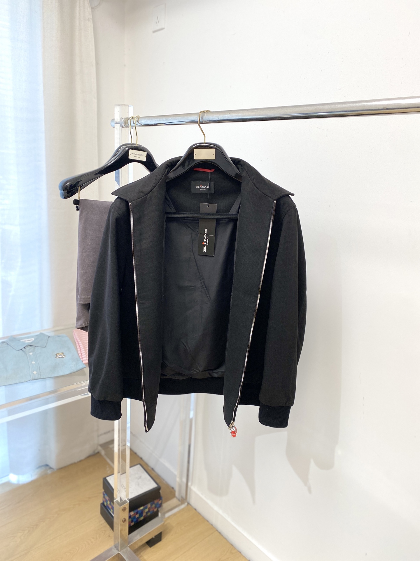 Kiton、2025新品夹克外套，时尚帅气，简约百搭款，原版五金辅料logo，定制原版面料，不仅挺括，保