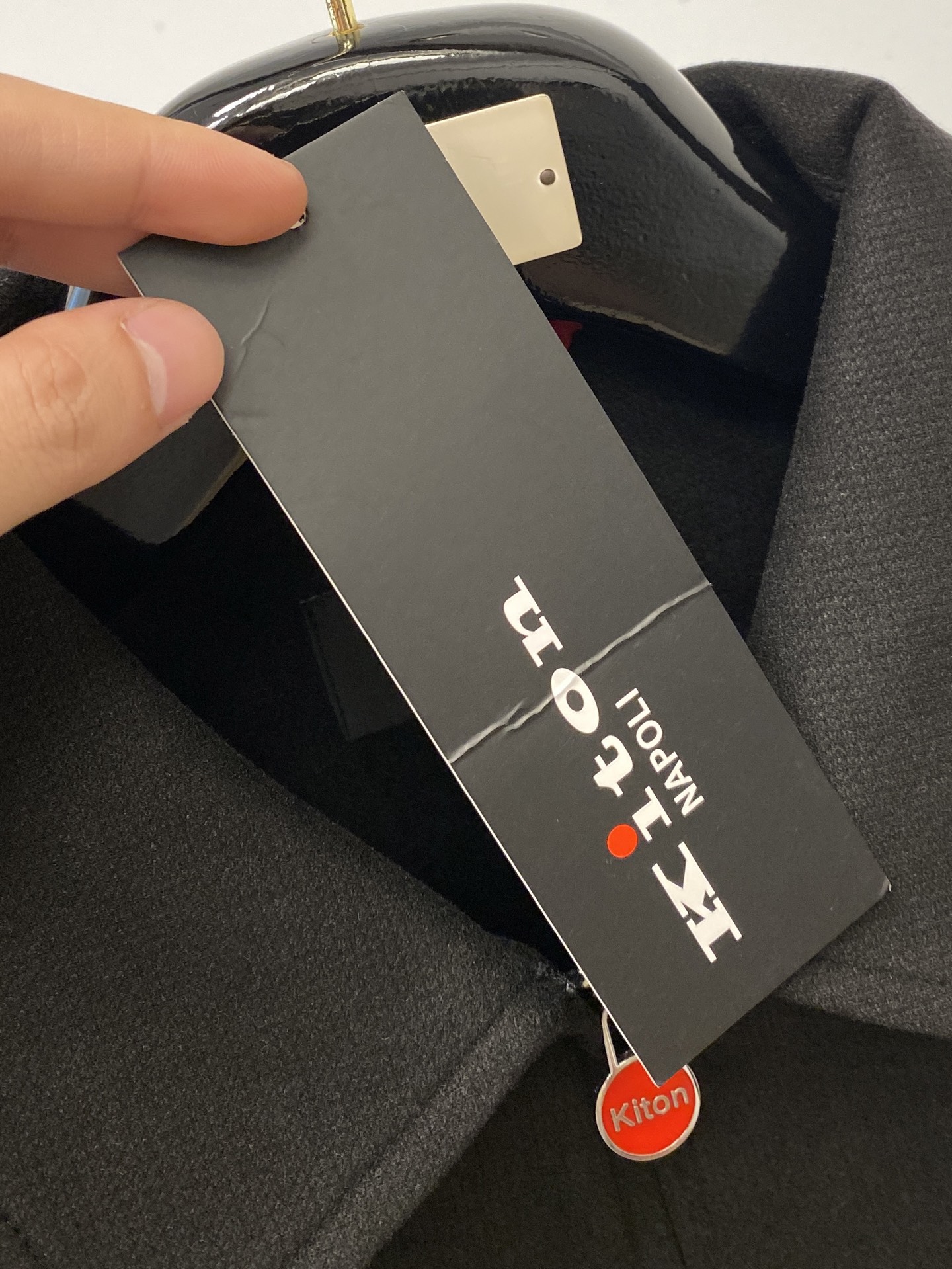 Kiton、2025新品夹克外套，时尚帅气，简约百搭款，原版五金辅料logo，定制原版面料，不仅挺括，保