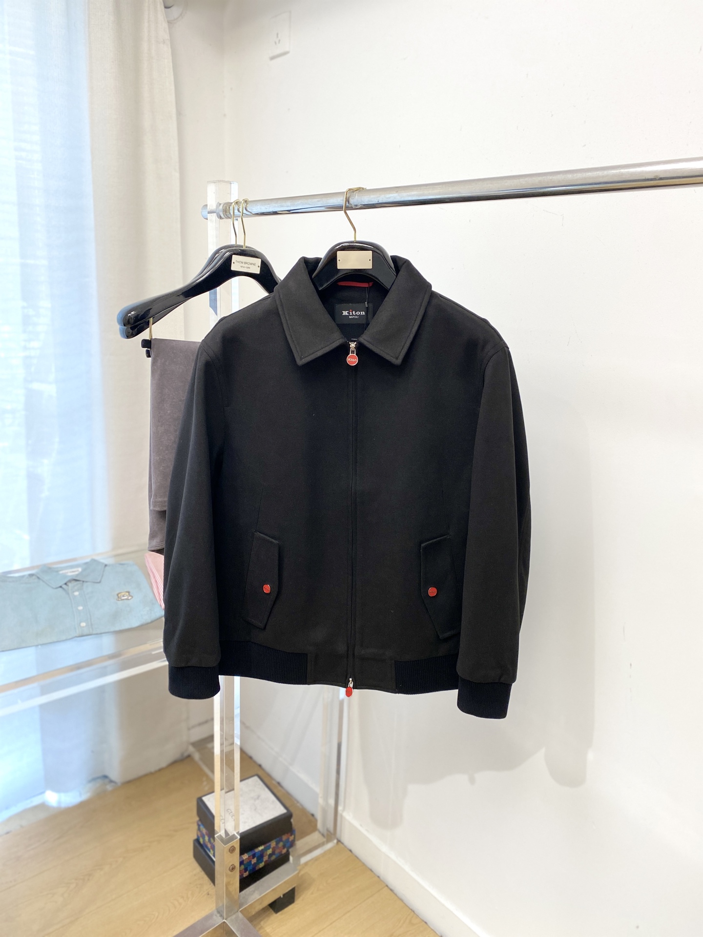 Kiton、2025新品夹克外套，时尚帅气，简约百搭款，原版五金辅料logo，定制原版面料，不仅挺括，保