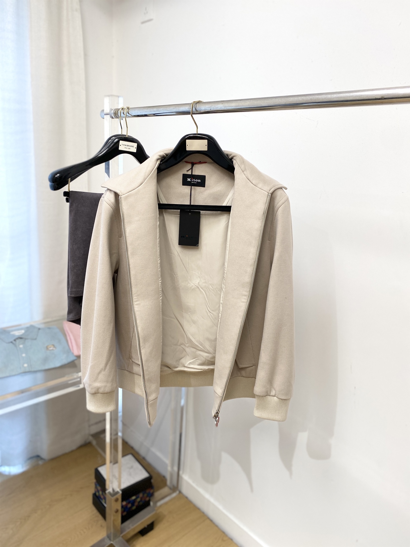 Kiton、2025新品夹克外套，时尚帅气，简约百搭款，原版五金辅料logo，定制原版面料，不仅挺括，保