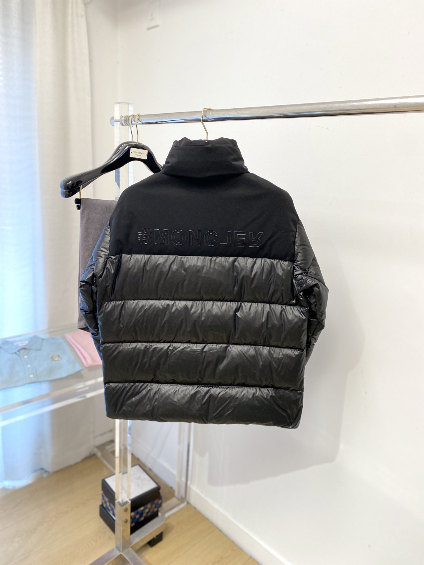 蒙口、2025最新款男士轻薄羽绒服、面料柔软舒适 ．上身版型超赞 ．拉链．辅料都是客供 、进口面料，轻便